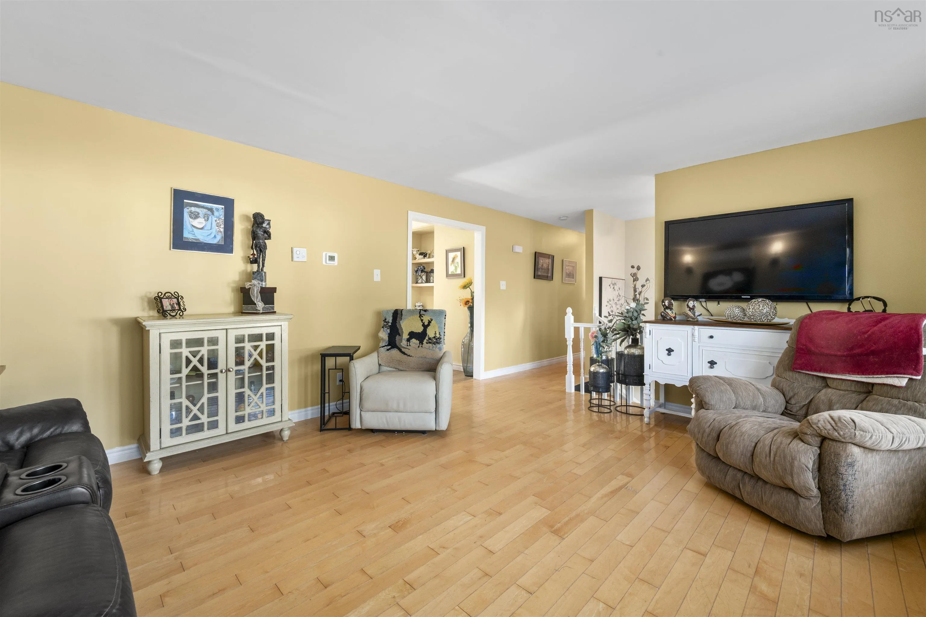 1115 Tufts Avenue, Greenwood, NS B0S 1R0, 5 Bedrooms Bedrooms, ,2 BathroomsBathrooms,Residential,For Sale,Tufts,202523409
