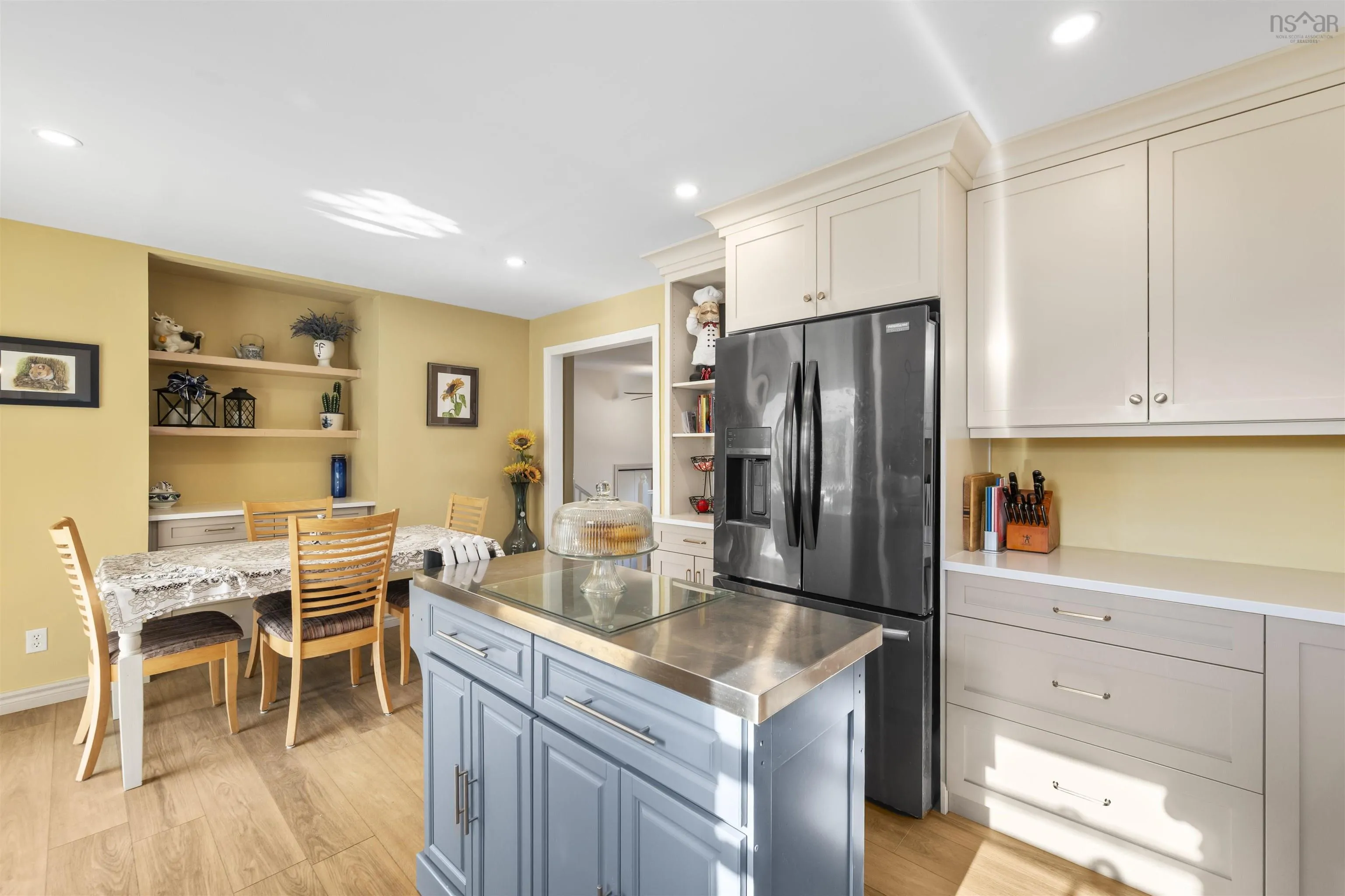 1115 Tufts Avenue, Greenwood, NS B0S 1R0, 5 Bedrooms Bedrooms, ,2 BathroomsBathrooms,Residential,For Sale,Tufts,202523409