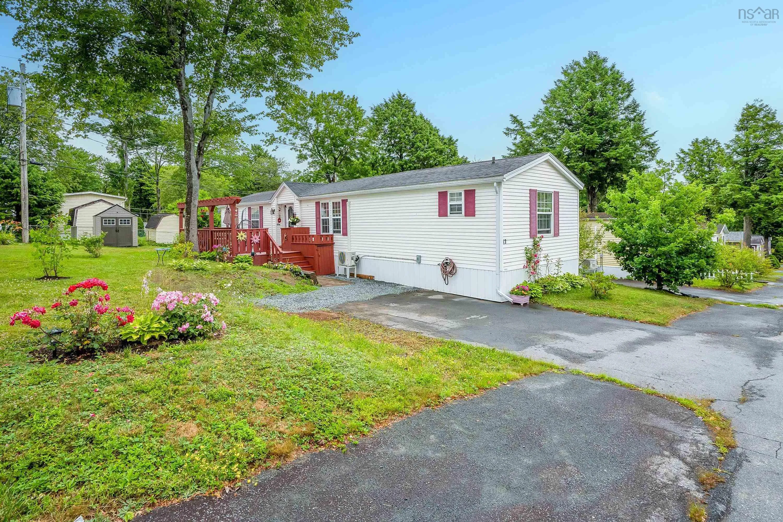 12 Fifth Street, Lucasville, NS B4B 1R2, 3 Bedrooms Bedrooms, ,2 BathroomsBathrooms,Residential,For Sale,Fifth,202518825
