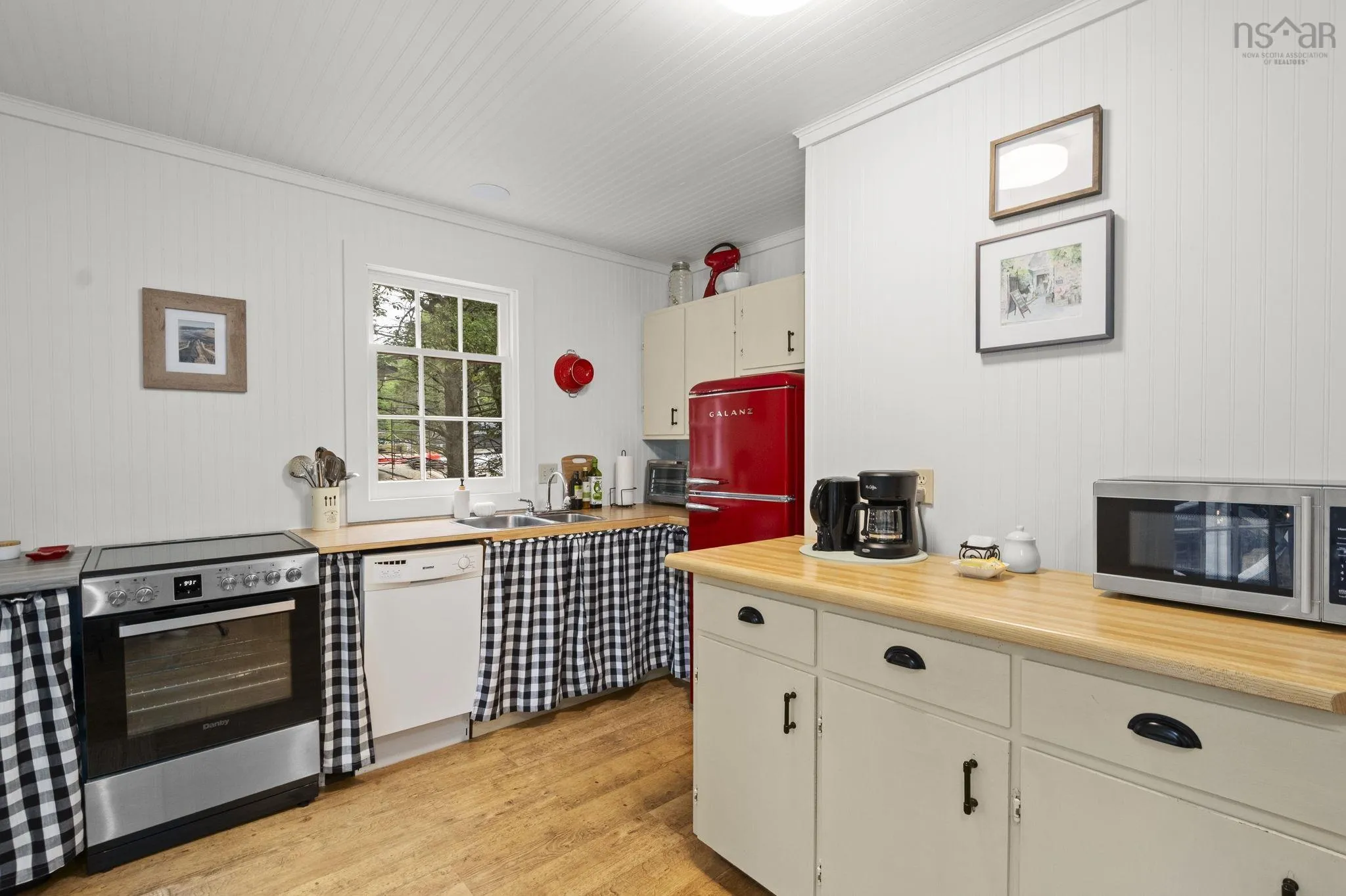 133 Conrads Road, Hubbards, NS B0J 1T0, 2 Bedrooms Bedrooms, ,2 BathroomsBathrooms,Residential,For Sale,Conrads,202520897