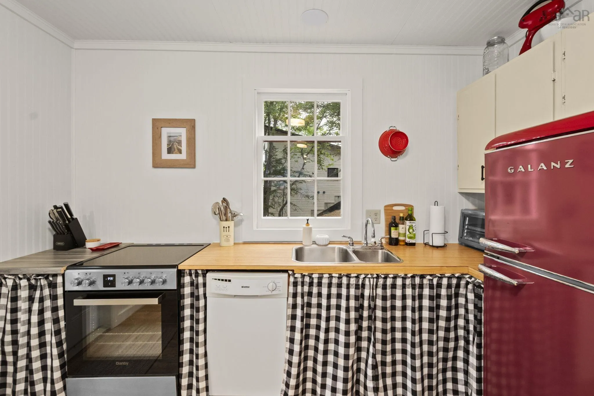 133 Conrads Road, Hubbards, NS B0J 1T0, 2 Bedrooms Bedrooms, ,2 BathroomsBathrooms,Residential,For Sale,Conrads,202520897
