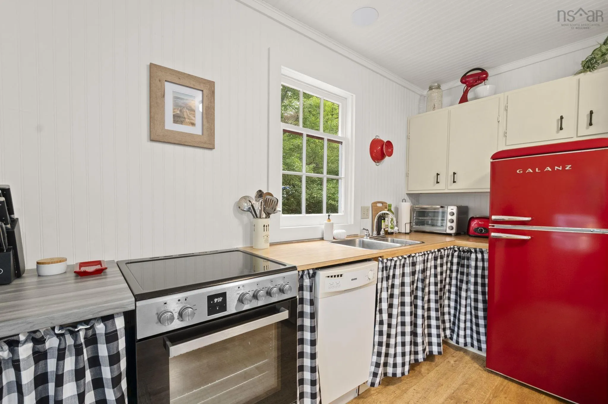 133 Conrads Road, Hubbards, NS B0J 1T0, 2 Bedrooms Bedrooms, ,2 BathroomsBathrooms,Residential,For Sale,Conrads,202520897