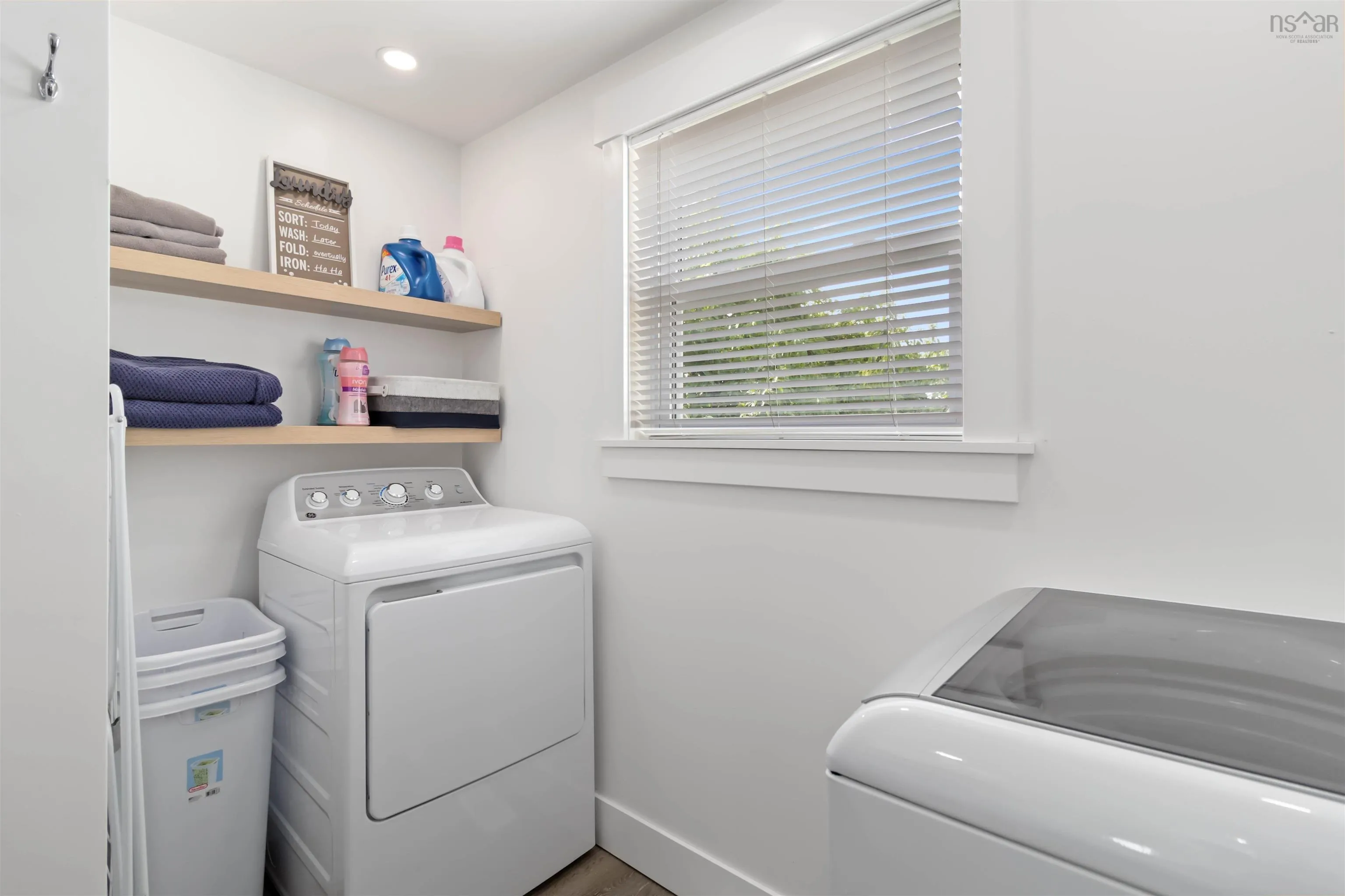 51 Hillside Avenue, Lower Sackville, NS B4C 1W6, 2 Bedrooms Bedrooms, ,1 BathroomBathrooms,Residential,For Sale,Hillside,202523027