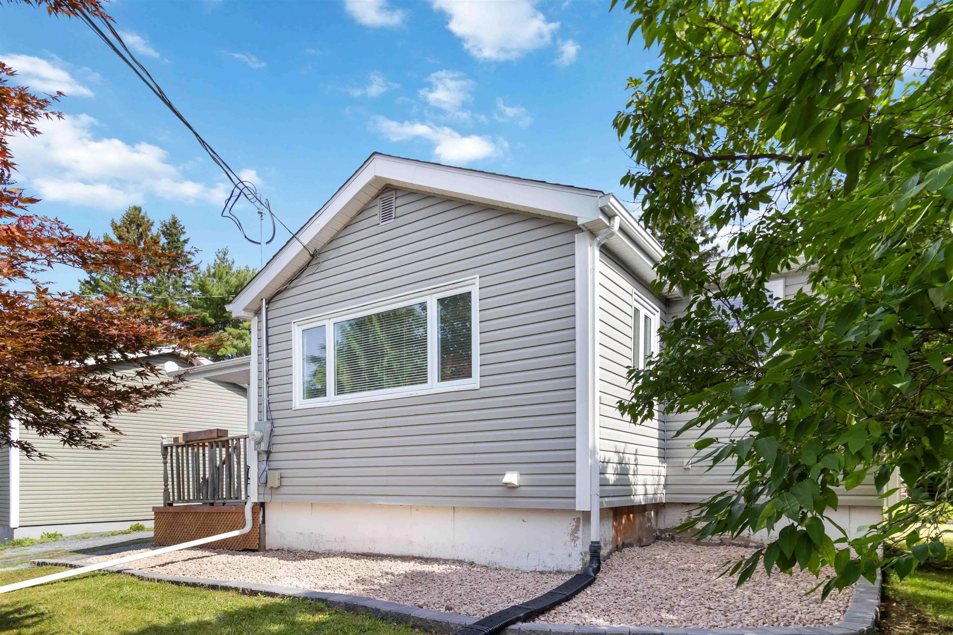 51 Hillside Avenue, Lower Sackville, NS B4C 1W6, 2 Bedrooms Bedrooms, ,1 BathroomBathrooms,Residential,For Sale,Hillside,202523027