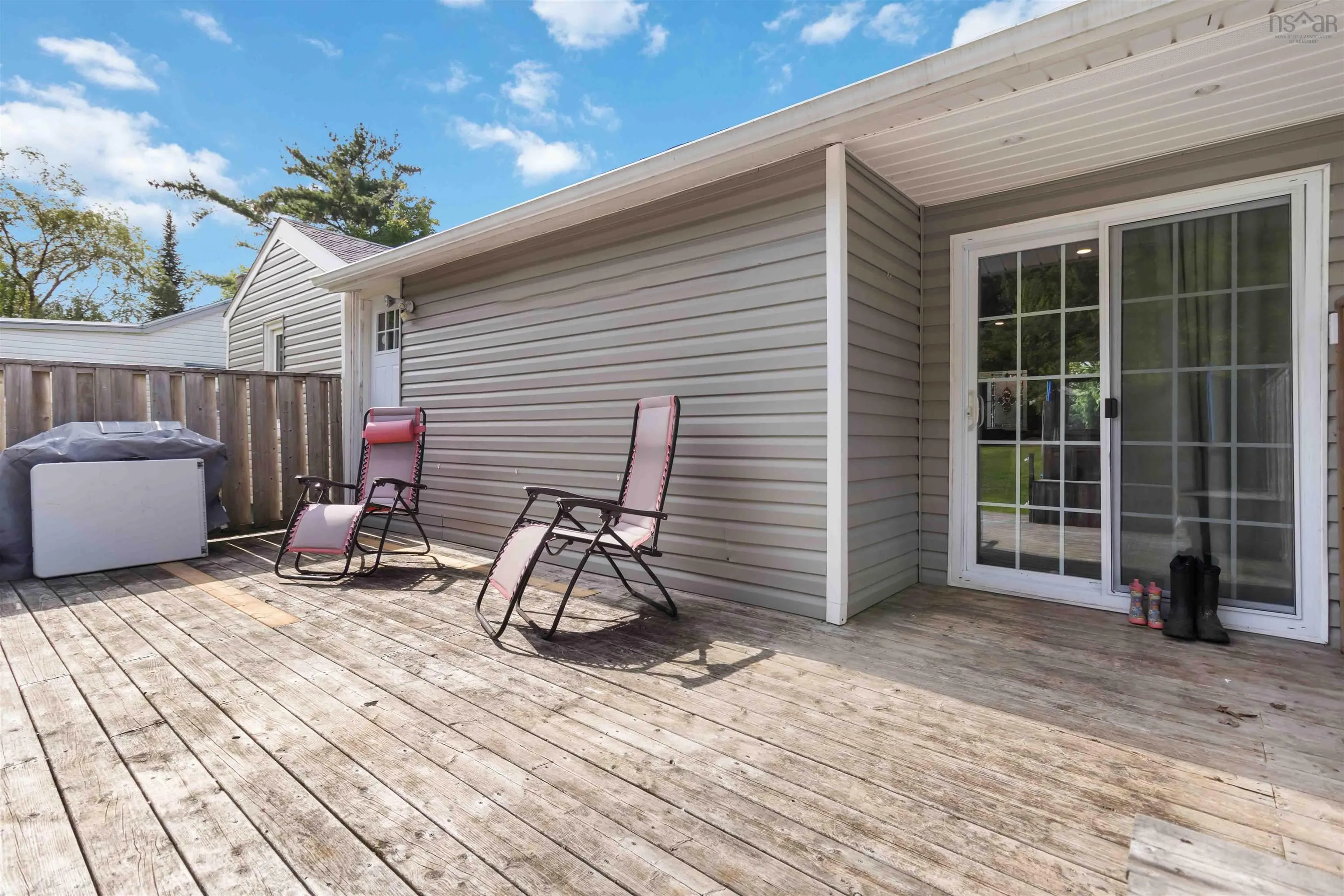 51 Hillside Avenue, Lower Sackville, NS B4C 1W6, 2 Bedrooms Bedrooms, ,1 BathroomBathrooms,Residential,For Sale,Hillside,202523027
