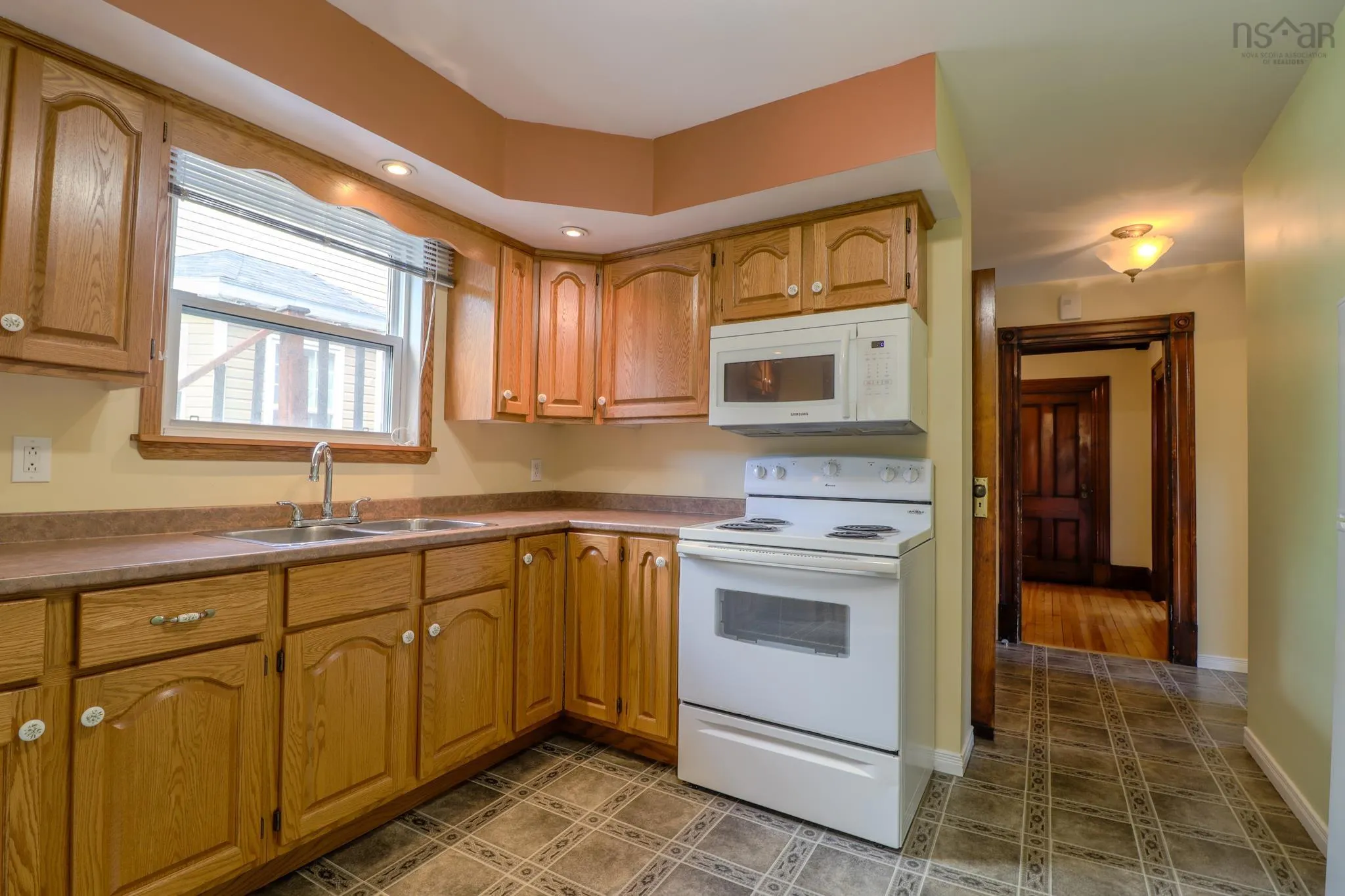512 Charlotte Street, Sydney, NS B1P 1E7, 5 Bedrooms Bedrooms, ,Residential Income,For Sale,Charlotte,202523372