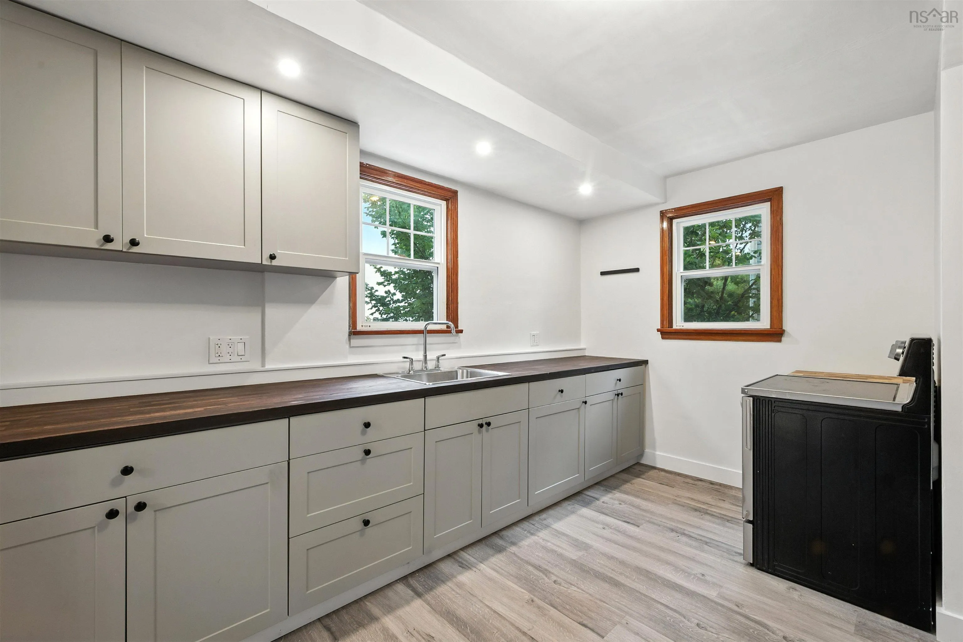 21 Mount Pleasant Avenue, Dartmouth, NS B3A 3T3, 3 Bedrooms Bedrooms, ,1 BathroomBathrooms,Residential,For Sale,Mount Pleasant,202520772