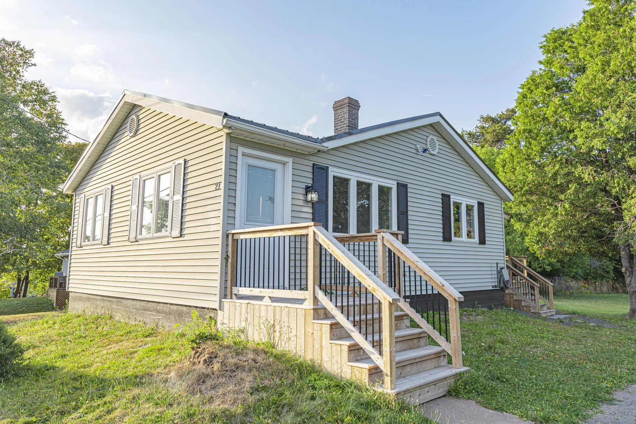 21 Grandview Avenue, Trenton, NS B0K 1X0, 2 Bedrooms Bedrooms, ,1 BathroomBathrooms,Residential,For Sale,Grandview,202521066