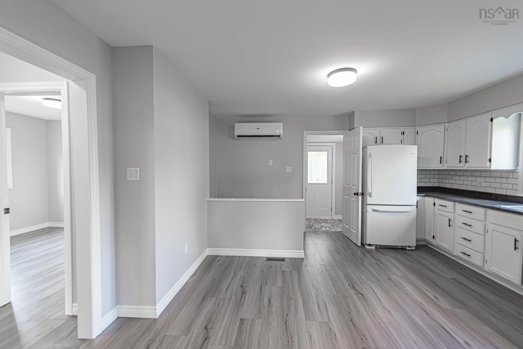 21 Grandview Avenue, Trenton, NS B0K 1X0, 2 Bedrooms Bedrooms, ,1 BathroomBathrooms,Residential,For Sale,Grandview,202521066