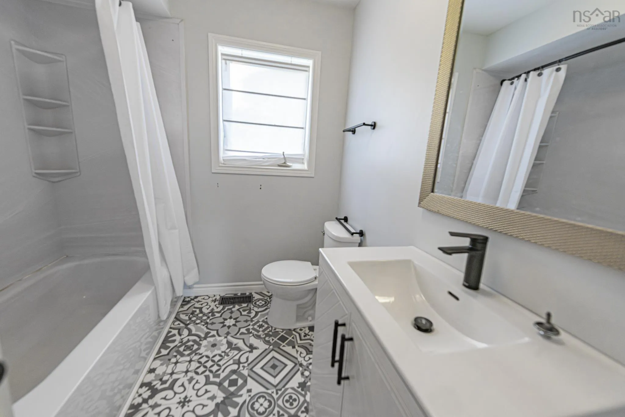 21 Grandview Avenue, Trenton, NS B0K 1X0, 2 Bedrooms Bedrooms, ,1 BathroomBathrooms,Residential,For Sale,Grandview,202521066