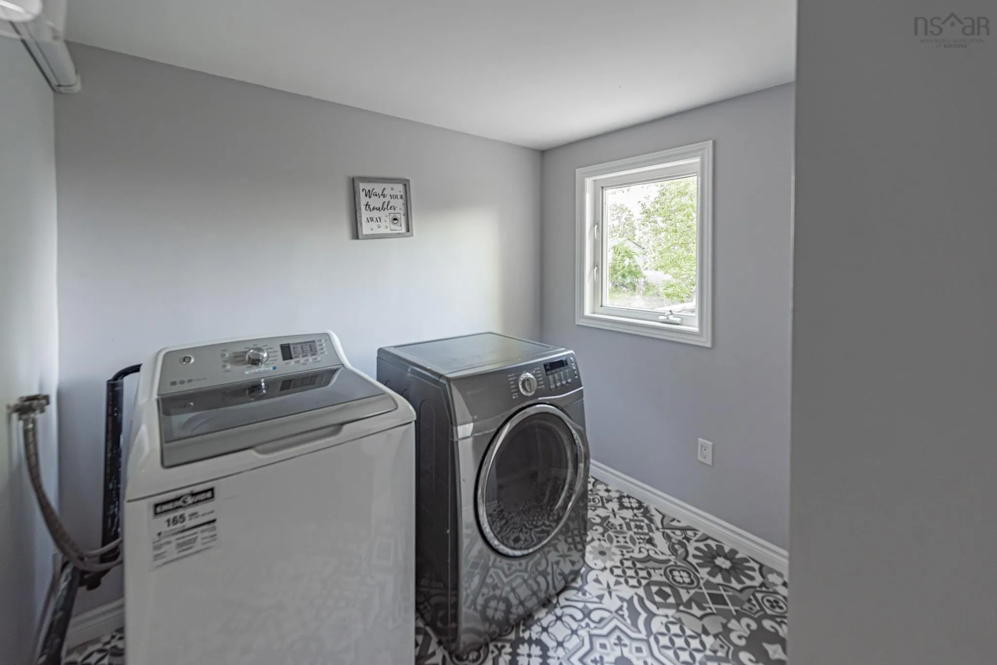 21 Grandview Avenue, Trenton, NS B0K 1X0, 2 Bedrooms Bedrooms, ,1 BathroomBathrooms,Residential,For Sale,Grandview,202521066