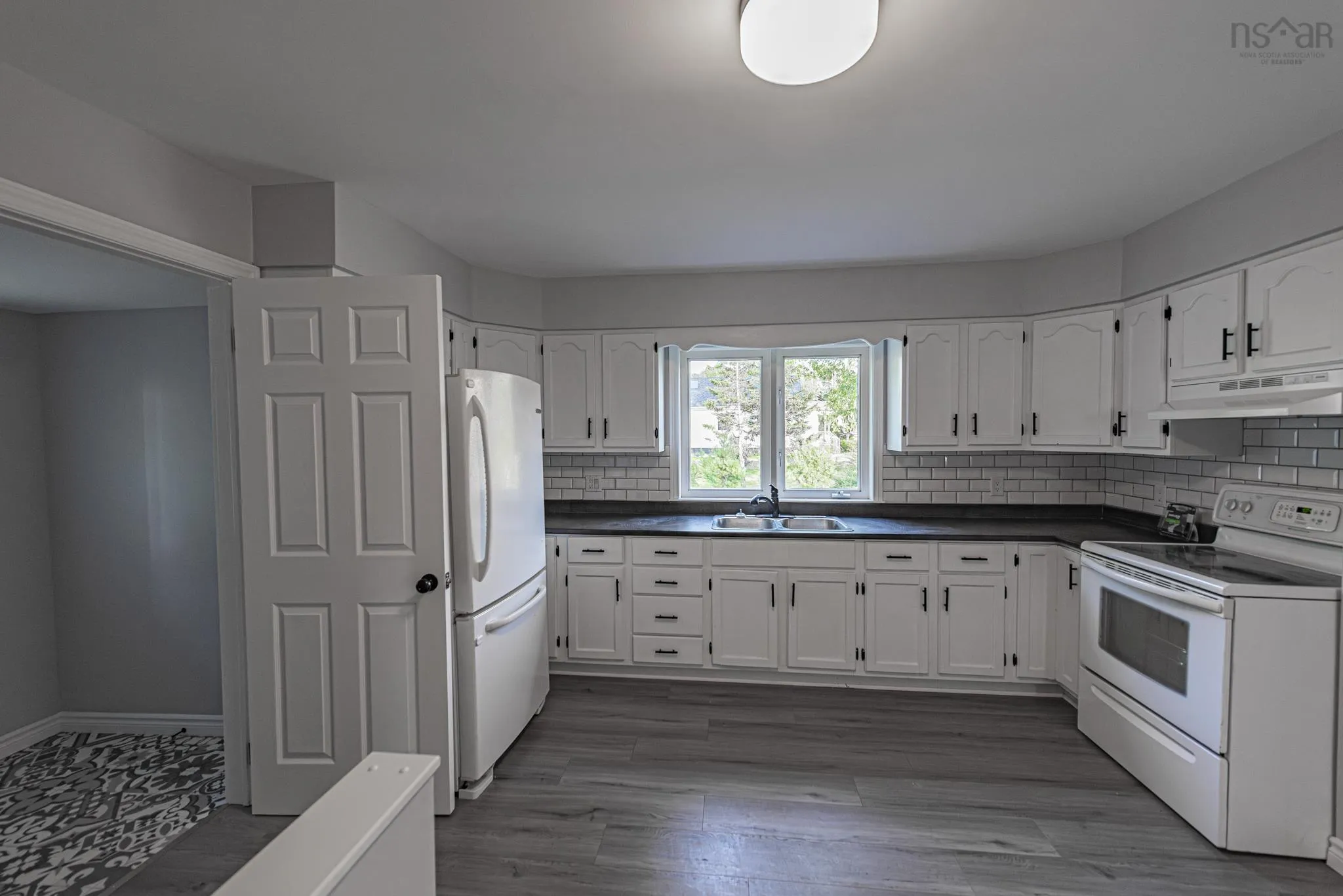 21 Grandview Avenue, Trenton, NS B0K 1X0, 2 Bedrooms Bedrooms, ,1 BathroomBathrooms,Residential,For Sale,Grandview,202521066