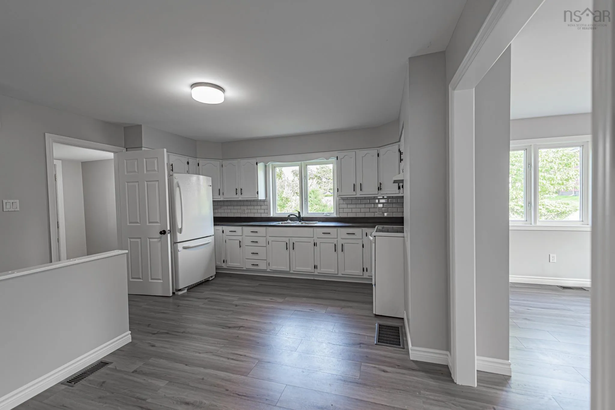 21 Grandview Avenue, Trenton, NS B0K 1X0, 2 Bedrooms Bedrooms, ,1 BathroomBathrooms,Residential,For Sale,Grandview,202521066