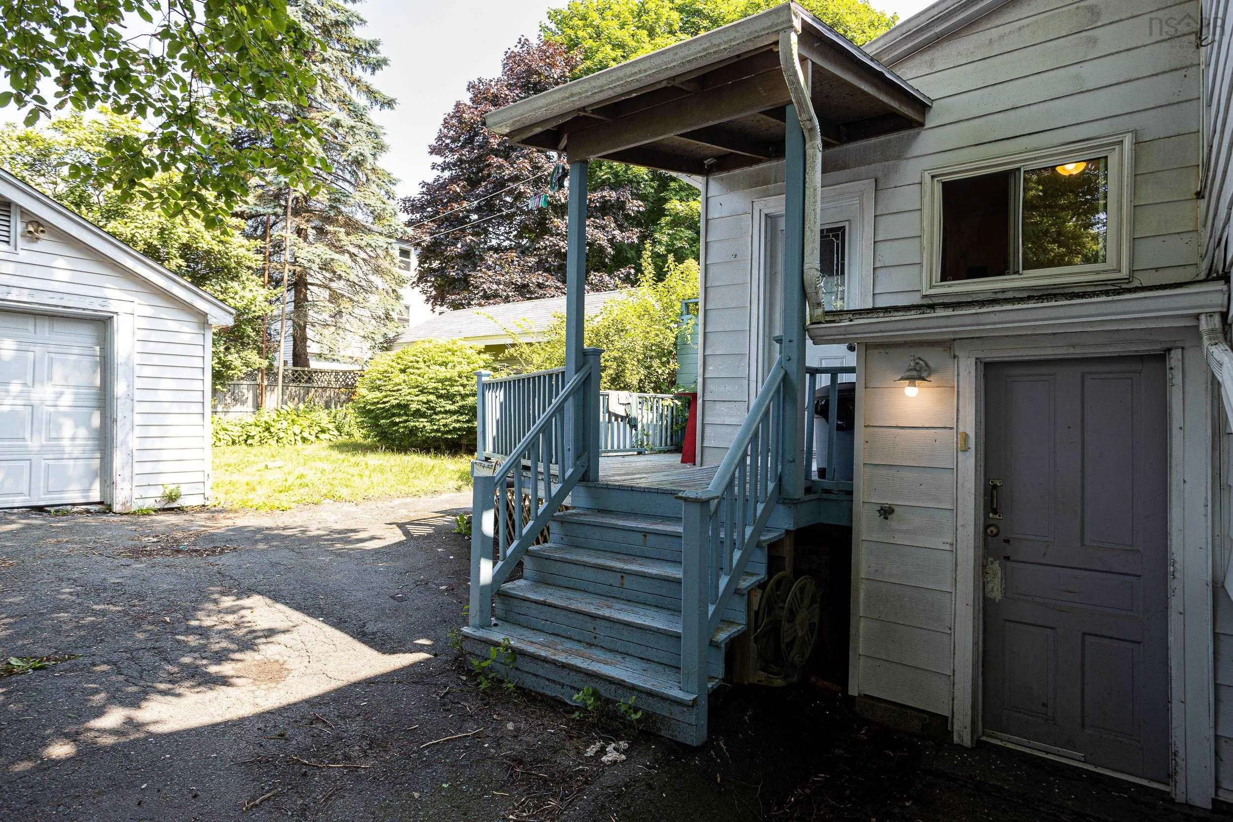 6983 Chebucto Road, Halifax, NS B3L 1M6, 8 Bedrooms Bedrooms, ,3 BathroomsBathrooms,Residential,For Sale,Chebucto,202518006