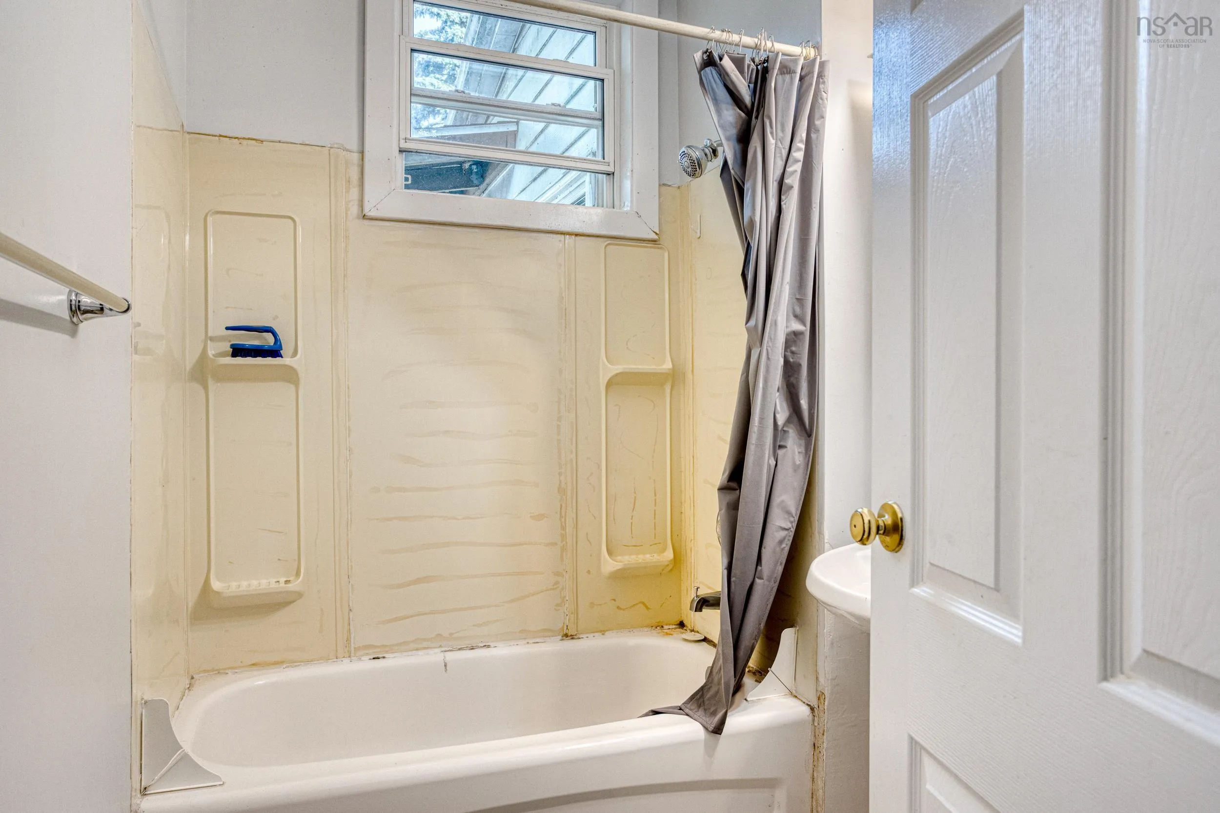 6983 Chebucto Road, Halifax, NS B3L 1M6, 8 Bedrooms Bedrooms, ,3 BathroomsBathrooms,Residential,For Sale,Chebucto,202518006