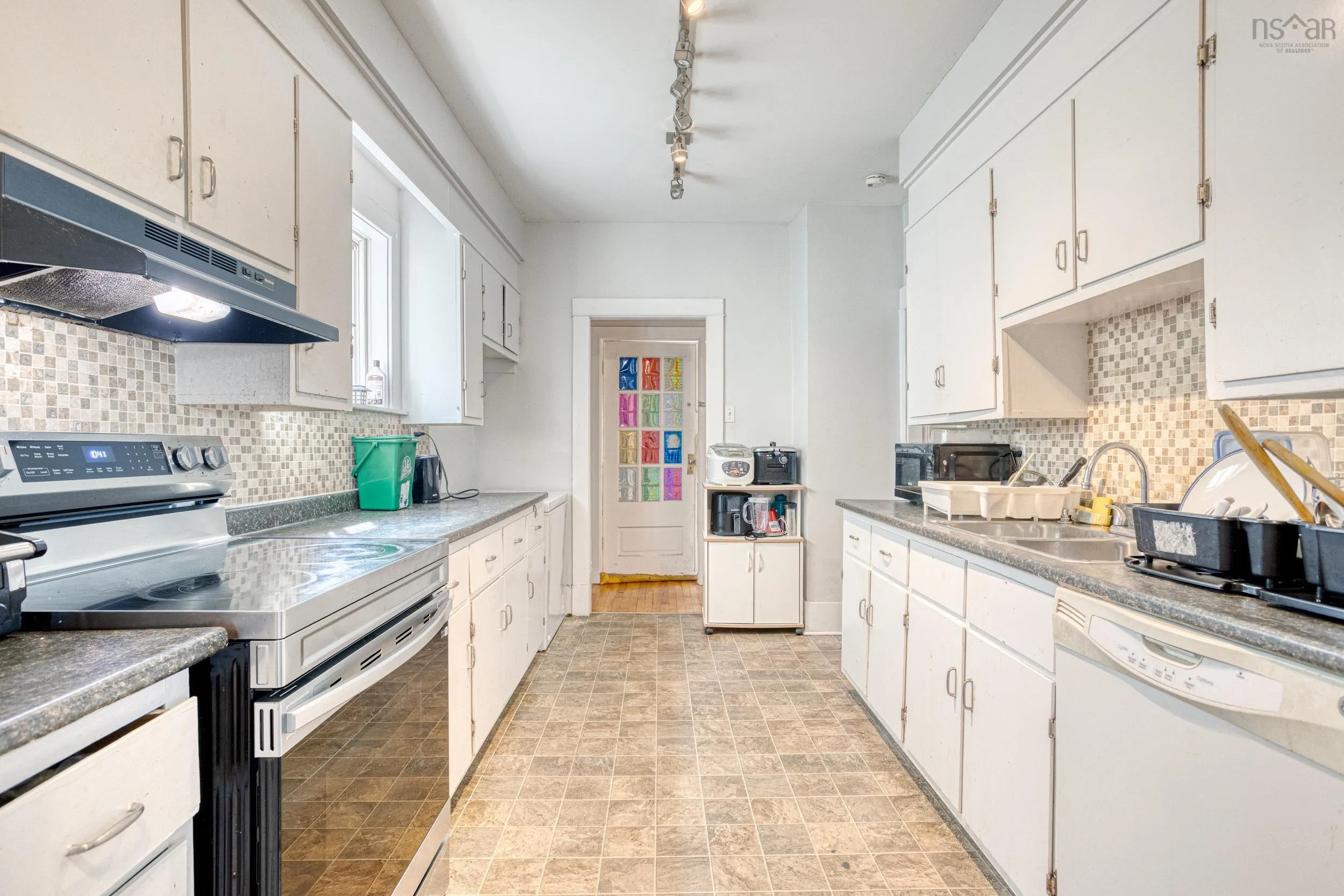 6983 Chebucto Road, Halifax, NS B3L 1M6, 8 Bedrooms Bedrooms, ,3 BathroomsBathrooms,Residential,For Sale,Chebucto,202518006