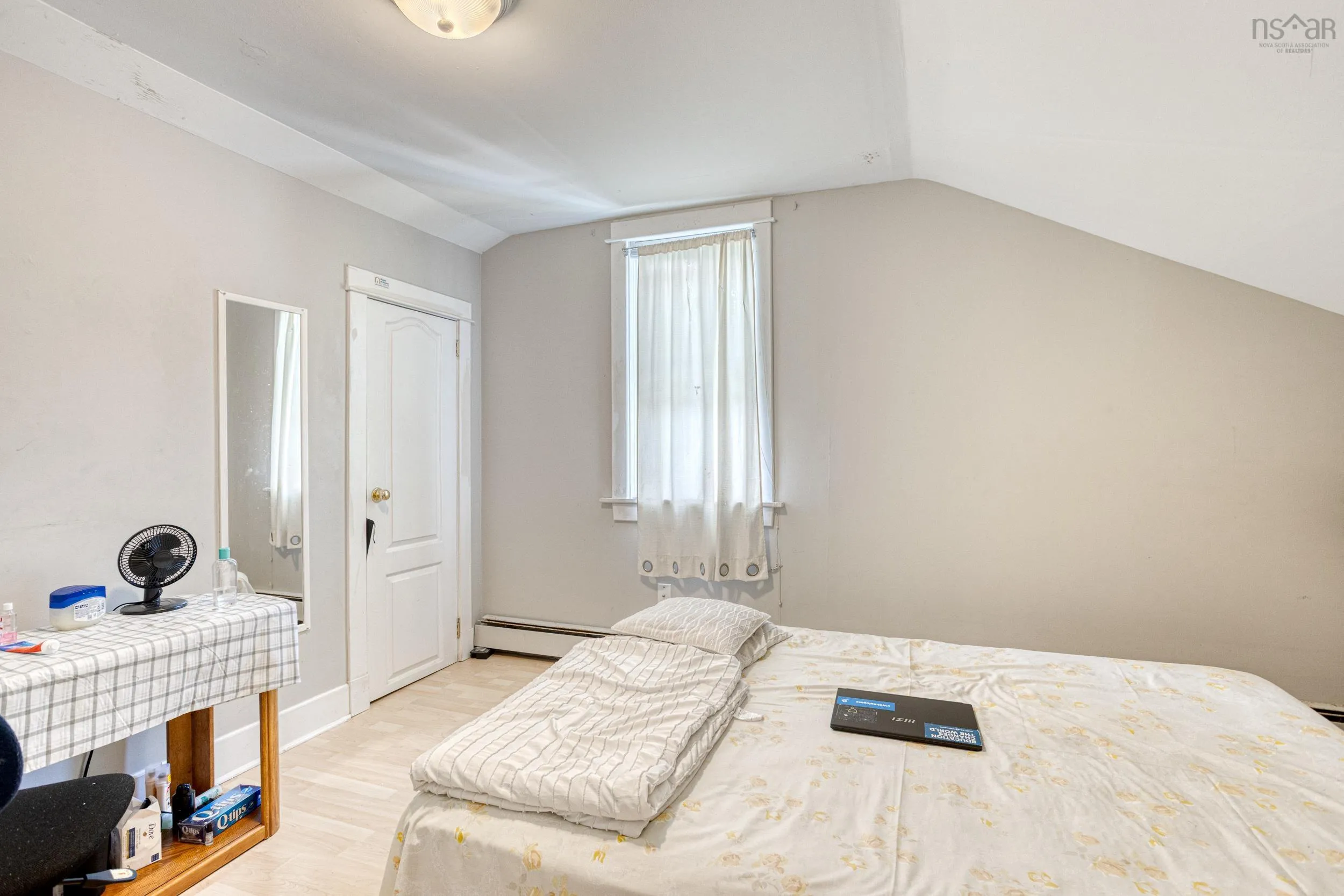 6983 Chebucto Road, Halifax, NS B3L 1M6, 8 Bedrooms Bedrooms, ,3 BathroomsBathrooms,Residential,For Sale,Chebucto,202518006