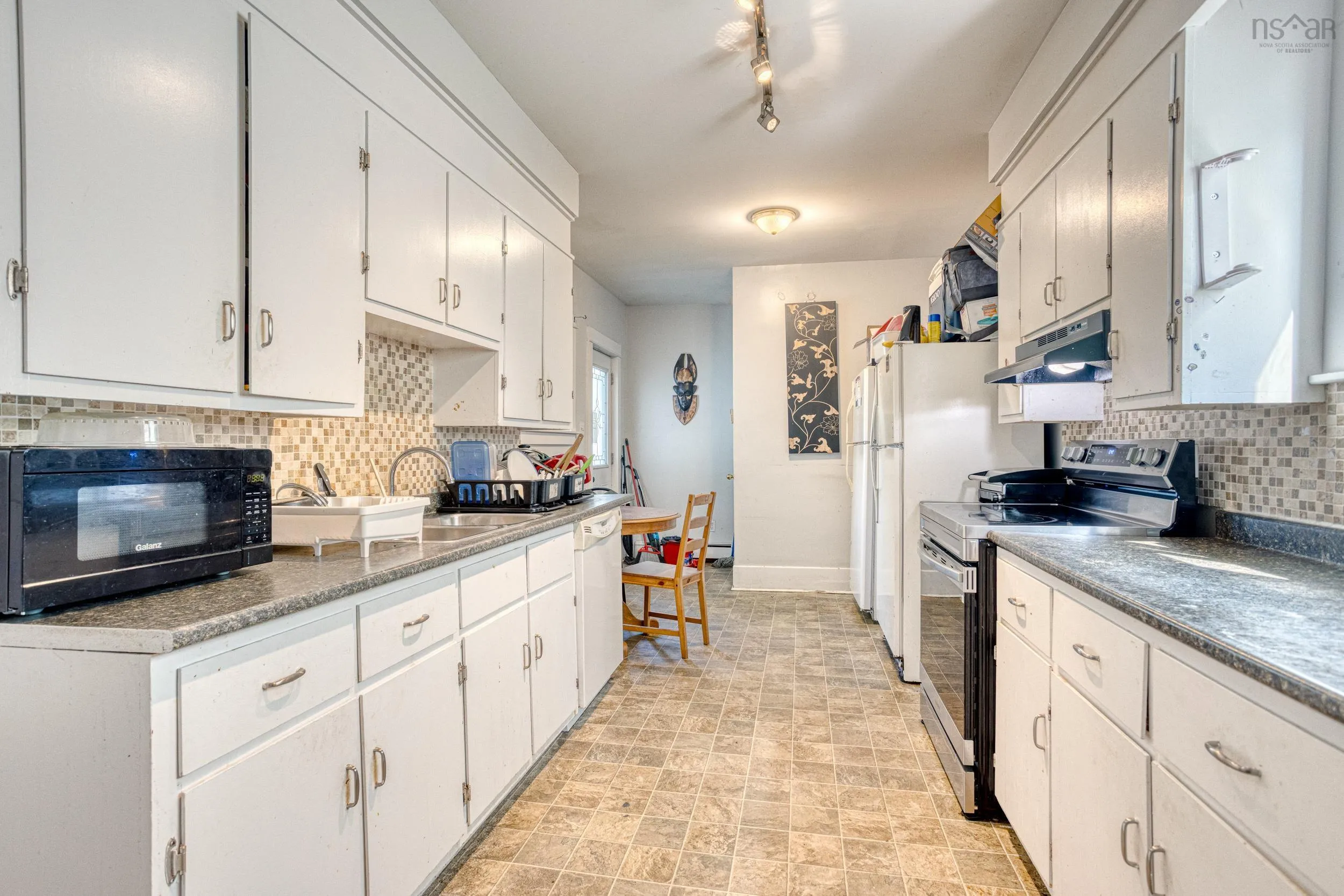 6983 Chebucto Road, Halifax, NS B3L 1M6, 8 Bedrooms Bedrooms, ,3 BathroomsBathrooms,Residential,For Sale,Chebucto,202518006