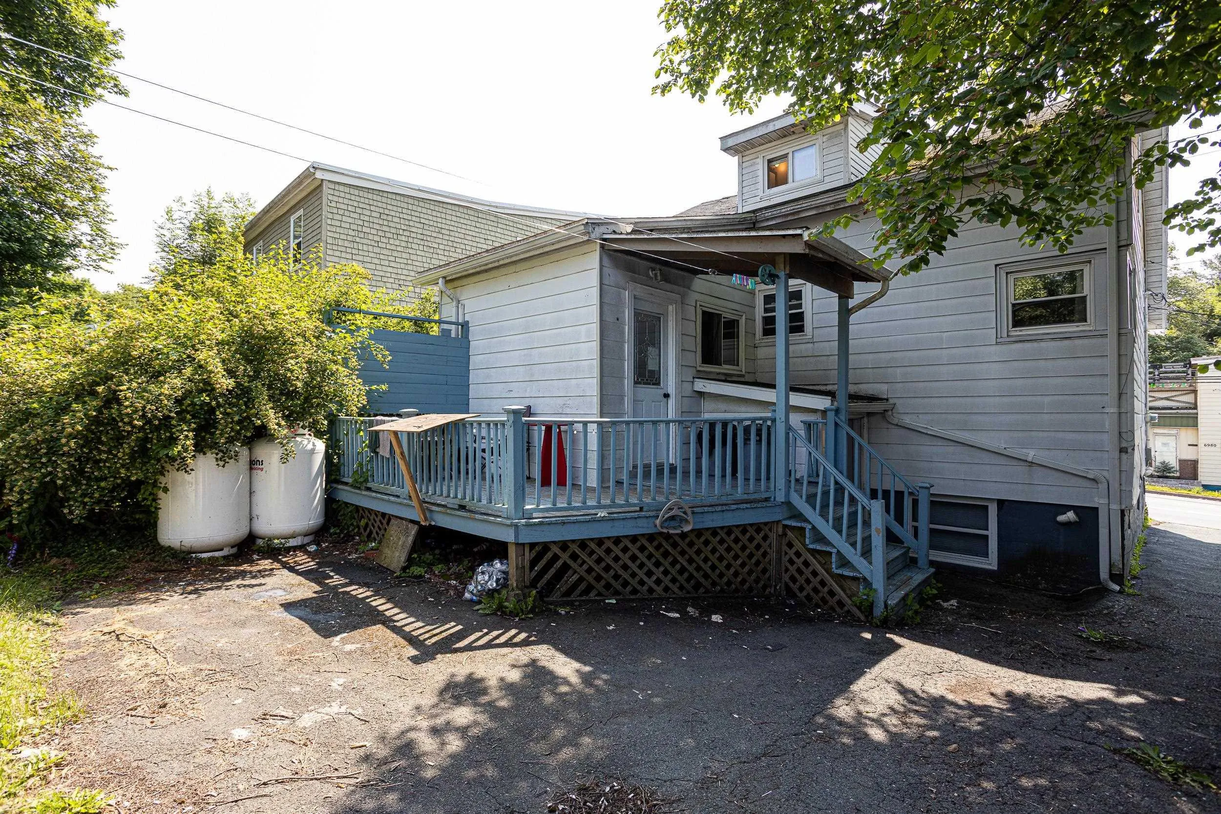 6983 Chebucto Road, Halifax, NS B3L 1M6, 8 Bedrooms Bedrooms, ,3 BathroomsBathrooms,Residential,For Sale,Chebucto,202518006