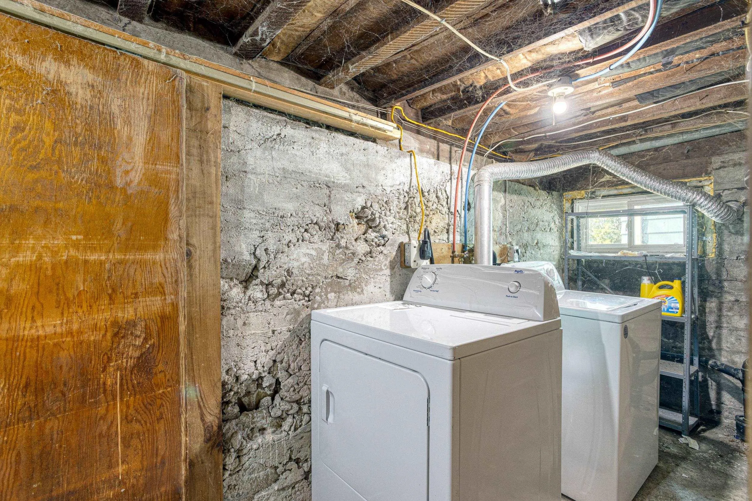 6983 Chebucto Road, Halifax, NS B3L 1M6, 8 Bedrooms Bedrooms, ,3 BathroomsBathrooms,Residential,For Sale,Chebucto,202518006