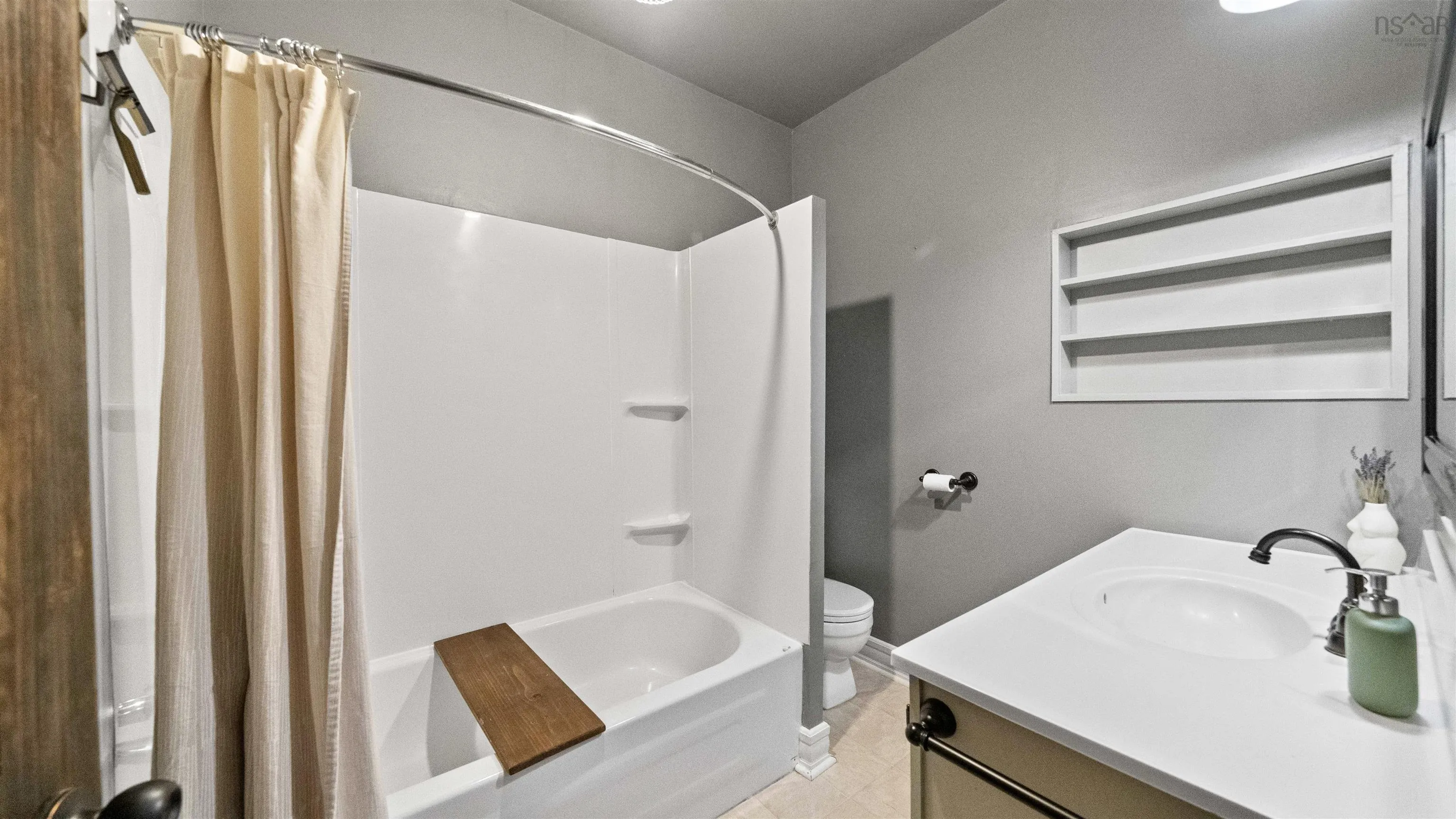 233 High Street, Halifax, NS B4A 1M7, 3 Bedrooms Bedrooms, ,1 BathroomBathrooms,Residential,For Sale,High,202523677