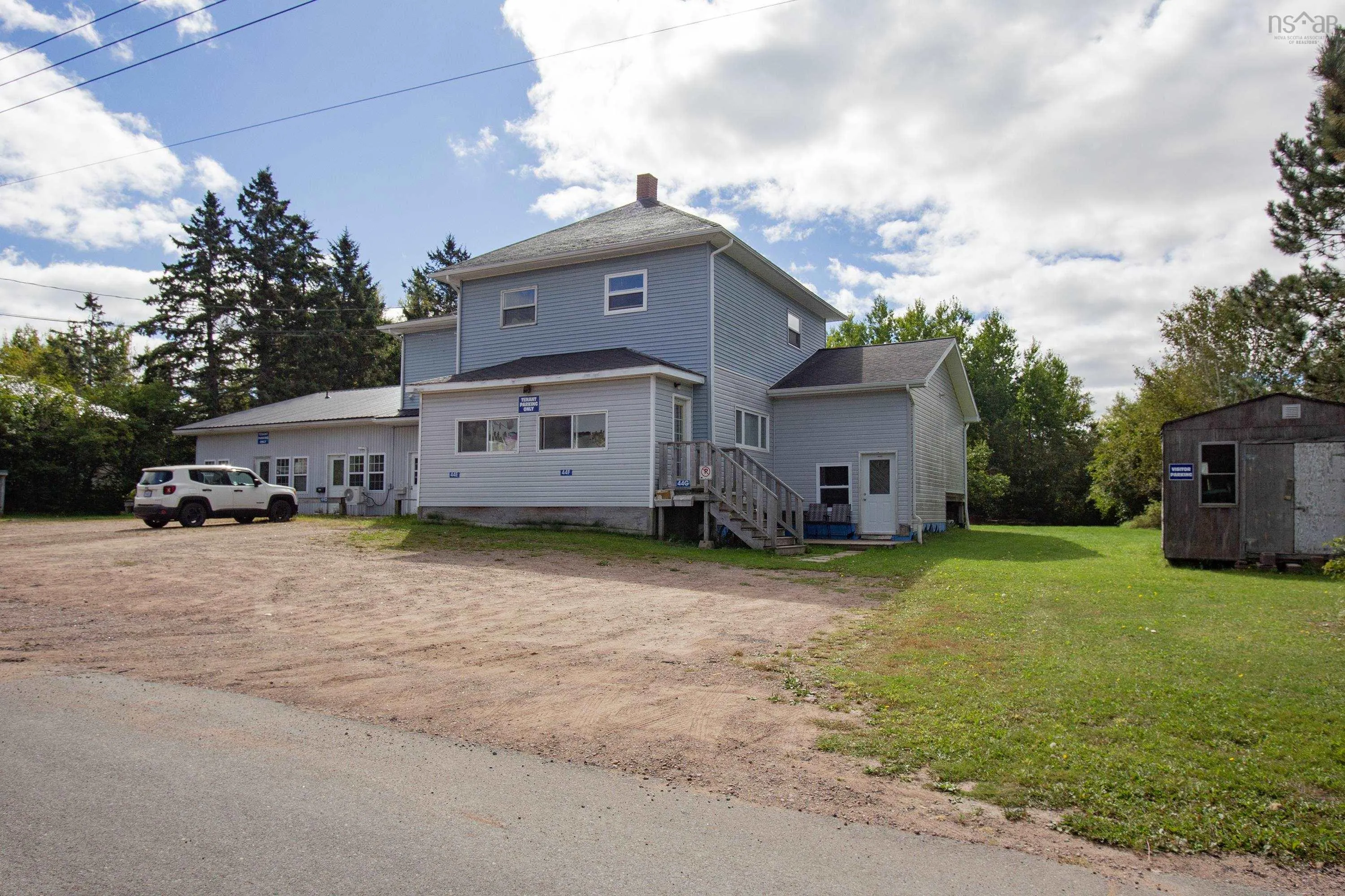 44 Russell Street, Amherst Ns B4h 2s6, 6 Bedrooms Bedrooms, ,Residential Income,For Sale,Russell,202500389