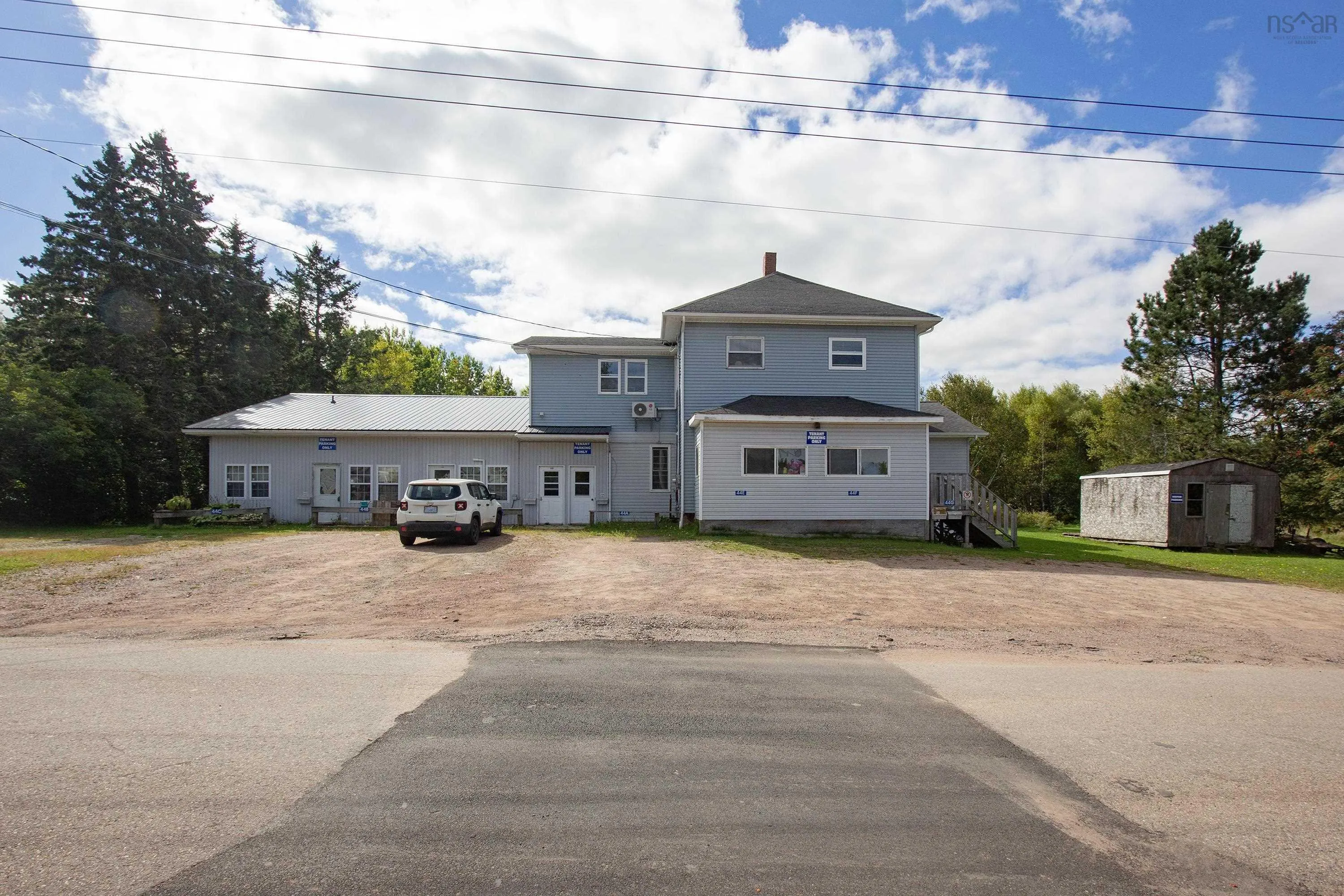 44 Russell Street, Amherst Ns B4h 2s6, 6 Bedrooms Bedrooms, ,Residential Income,For Sale,Russell,202500389