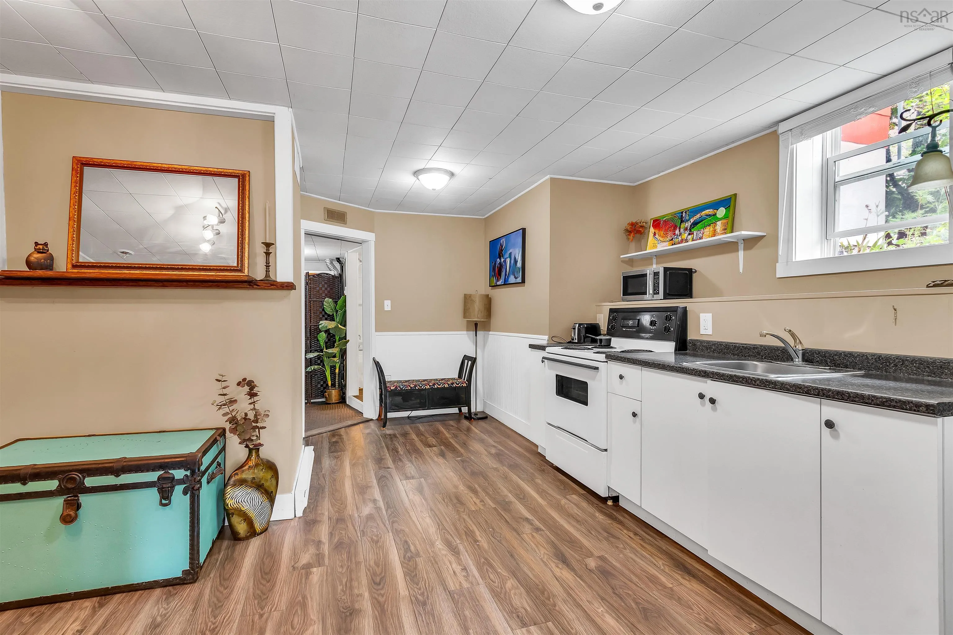 136 Church Street, Liverpool, NS B0T 1K0, 6 Bedrooms Bedrooms, ,4 BathroomsBathrooms,Residential,For Sale,Church,202519306