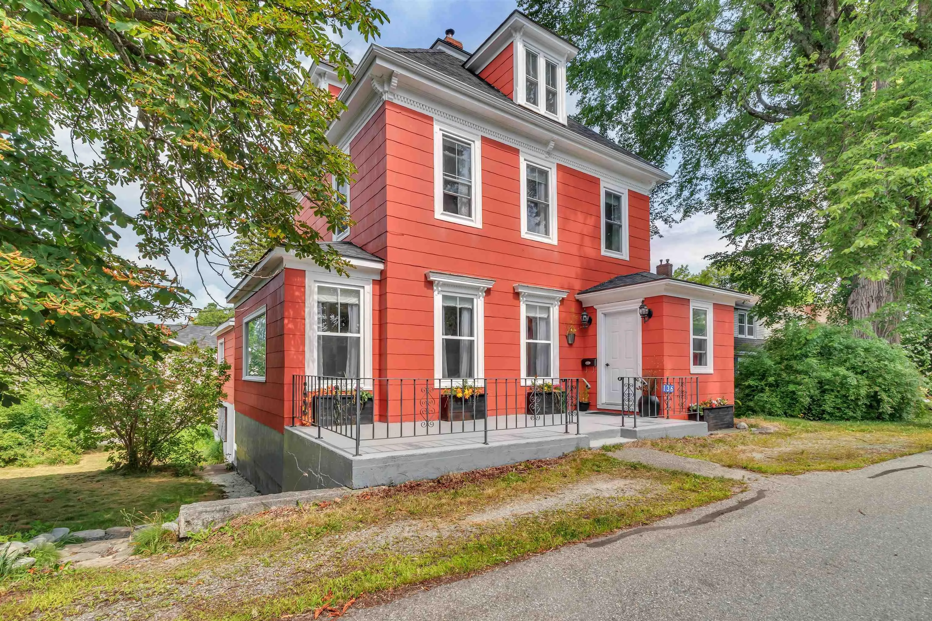 136 Church Street, Liverpool, NS B0T 1K0, 6 Bedrooms Bedrooms, ,4 BathroomsBathrooms,Residential,For Sale,Church,202519306