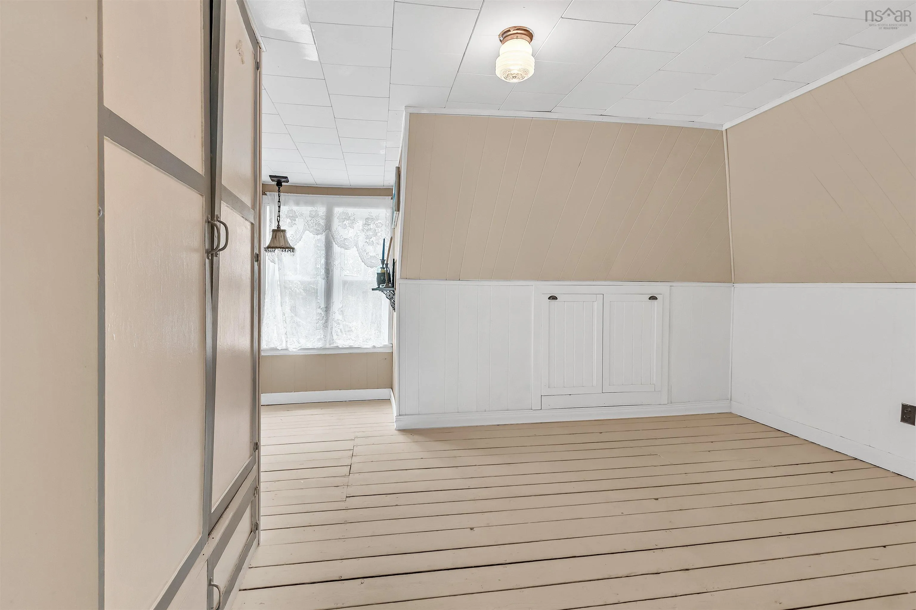 136 Church Street, Liverpool, NS B0T 1K0, 6 Bedrooms Bedrooms, ,4 BathroomsBathrooms,Residential,For Sale,Church,202519306