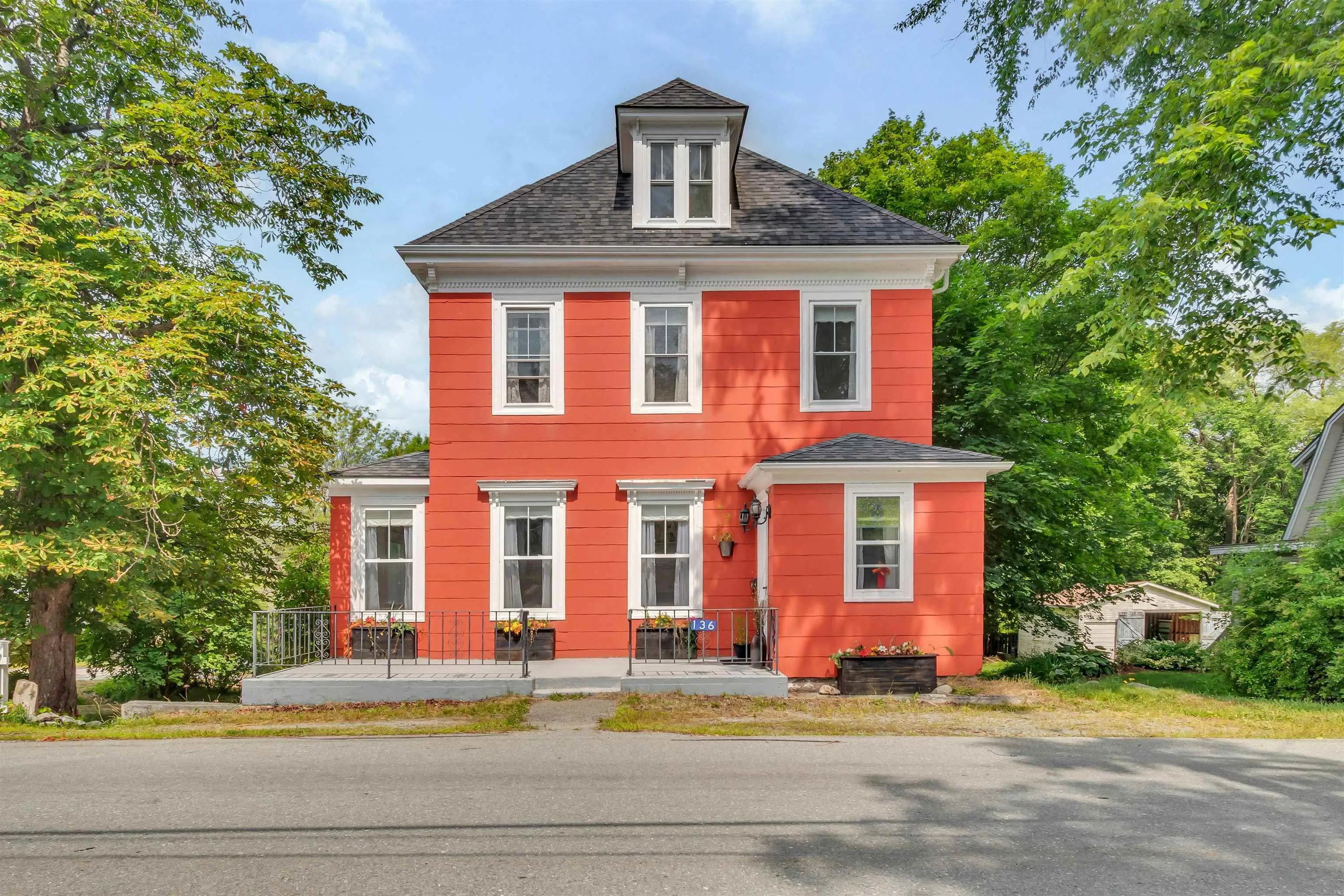 136 Church Street, Liverpool, NS B0T 1K0, 6 Bedrooms Bedrooms, ,4 BathroomsBathrooms,Residential,For Sale,Church,202519306