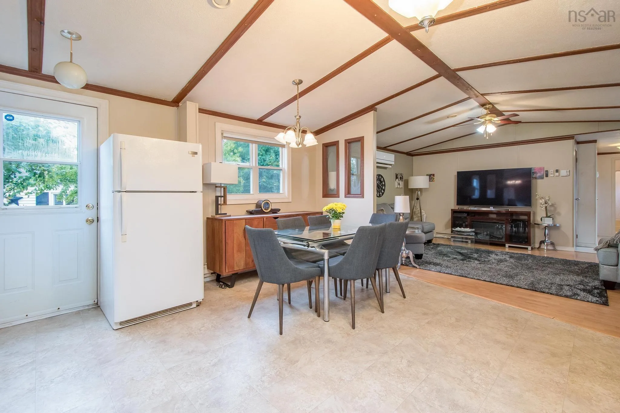 1 Wilson Avenue, Dartmouth, NS B2Y 2B2, 3 Bedrooms Bedrooms, ,2 BathroomsBathrooms,Residential,For Sale,Wilson,202518420