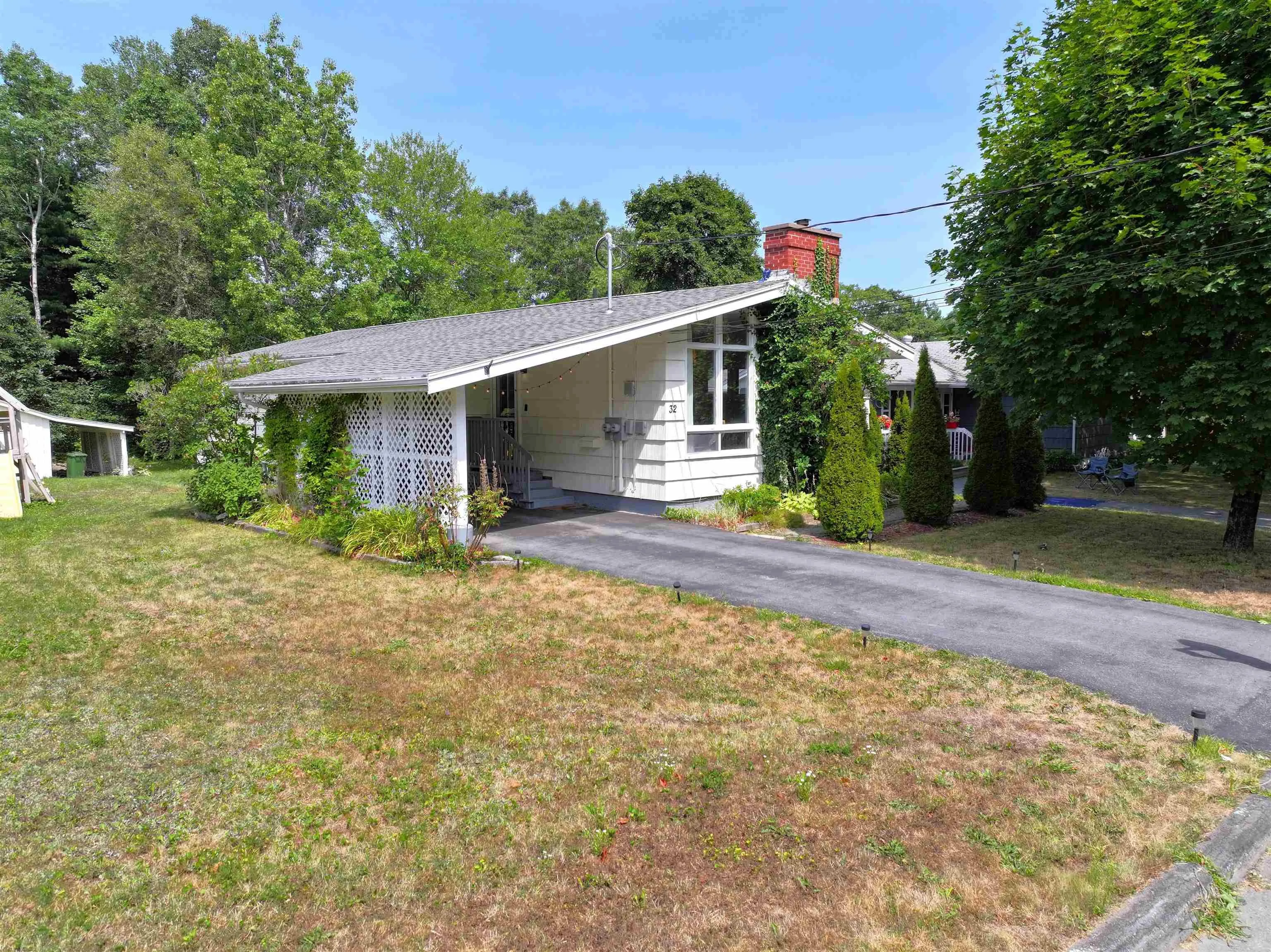 32 Murray Drive, Bridgewater, NS B4V 2M7, 5 Bedrooms Bedrooms, ,3 BathroomsBathrooms,Residential,For Sale,Murray,202520249
