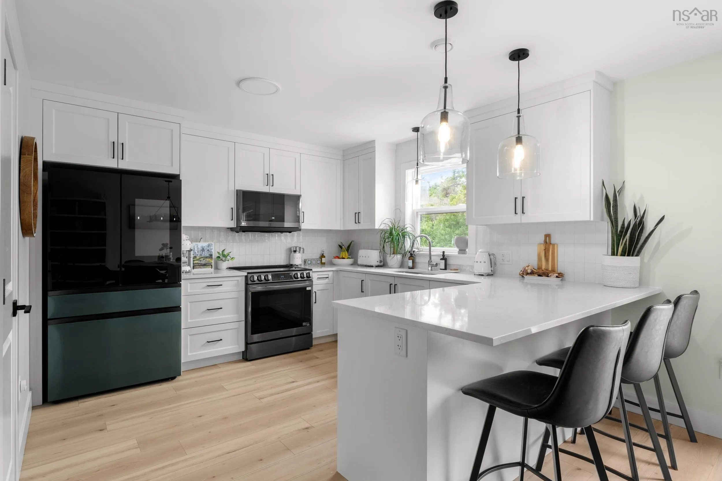 11186 Peggys Cove Road, Seabright, NS B3Z 3C1, 4 Bedrooms Bedrooms, ,4 BathroomsBathrooms,Residential,For Sale,Peggys Cove,202517776