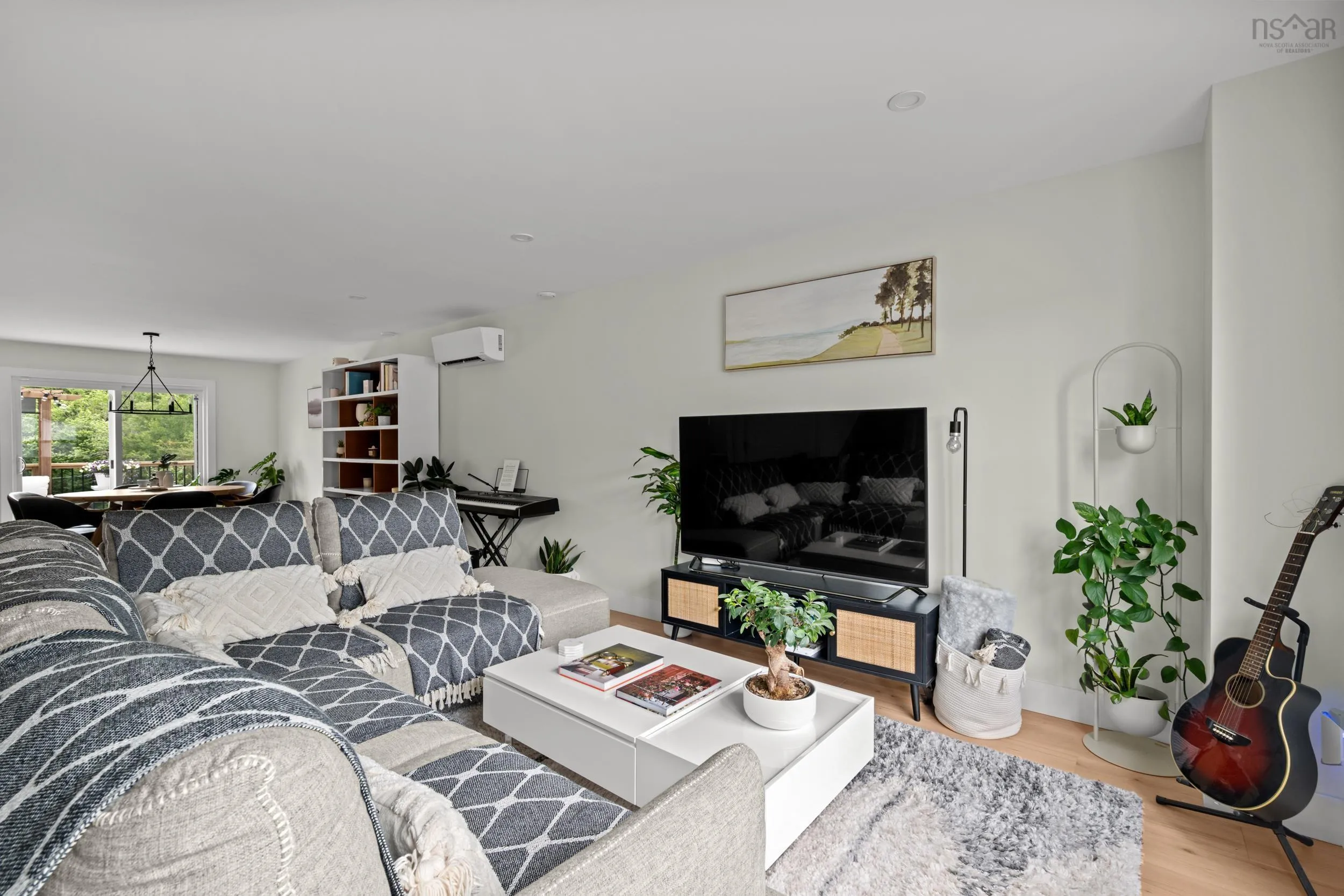 11186 Peggys Cove Road, Seabright, NS B3Z 3C1, 4 Bedrooms Bedrooms, ,4 BathroomsBathrooms,Residential,For Sale,Peggys Cove,202517776