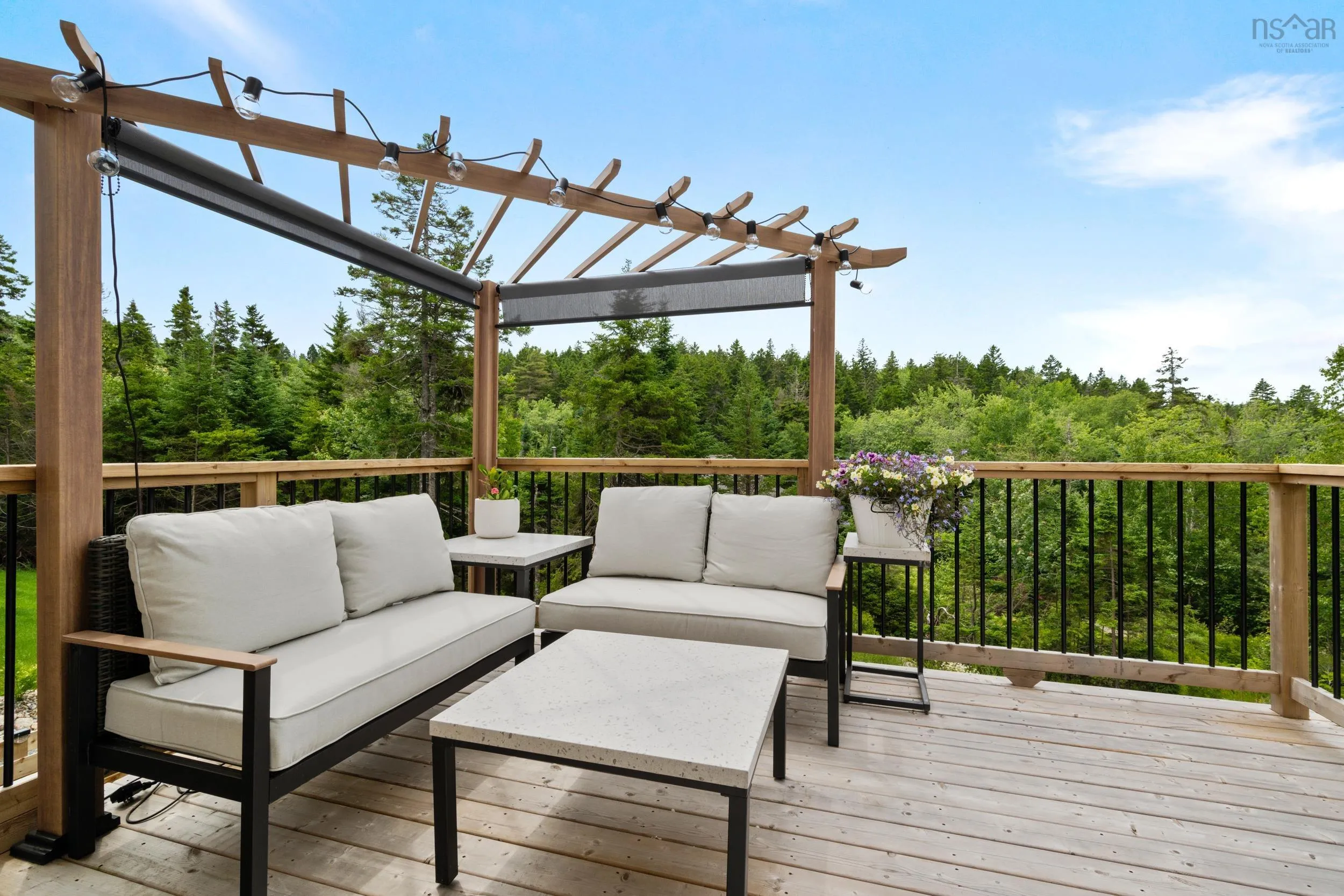 11186 Peggys Cove Road, Seabright, NS B3Z 3C1, 4 Bedrooms Bedrooms, ,4 BathroomsBathrooms,Residential,For Sale,Peggys Cove,202517776