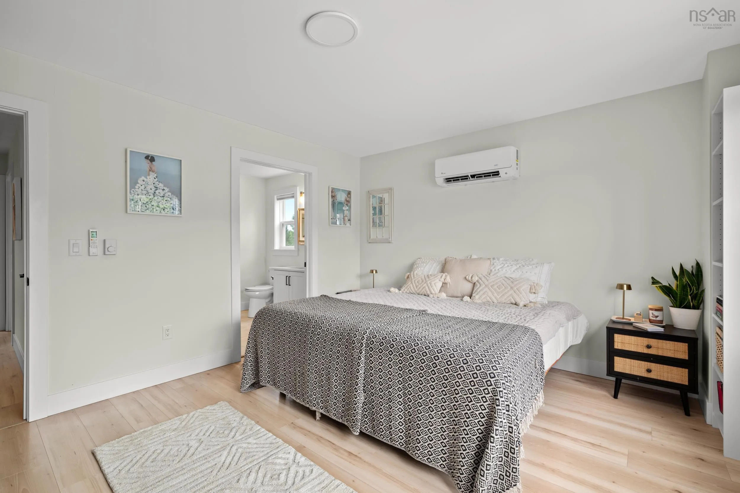 11186 Peggys Cove Road, Seabright, NS B3Z 3C1, 4 Bedrooms Bedrooms, ,4 BathroomsBathrooms,Residential,For Sale,Peggys Cove,202517776
