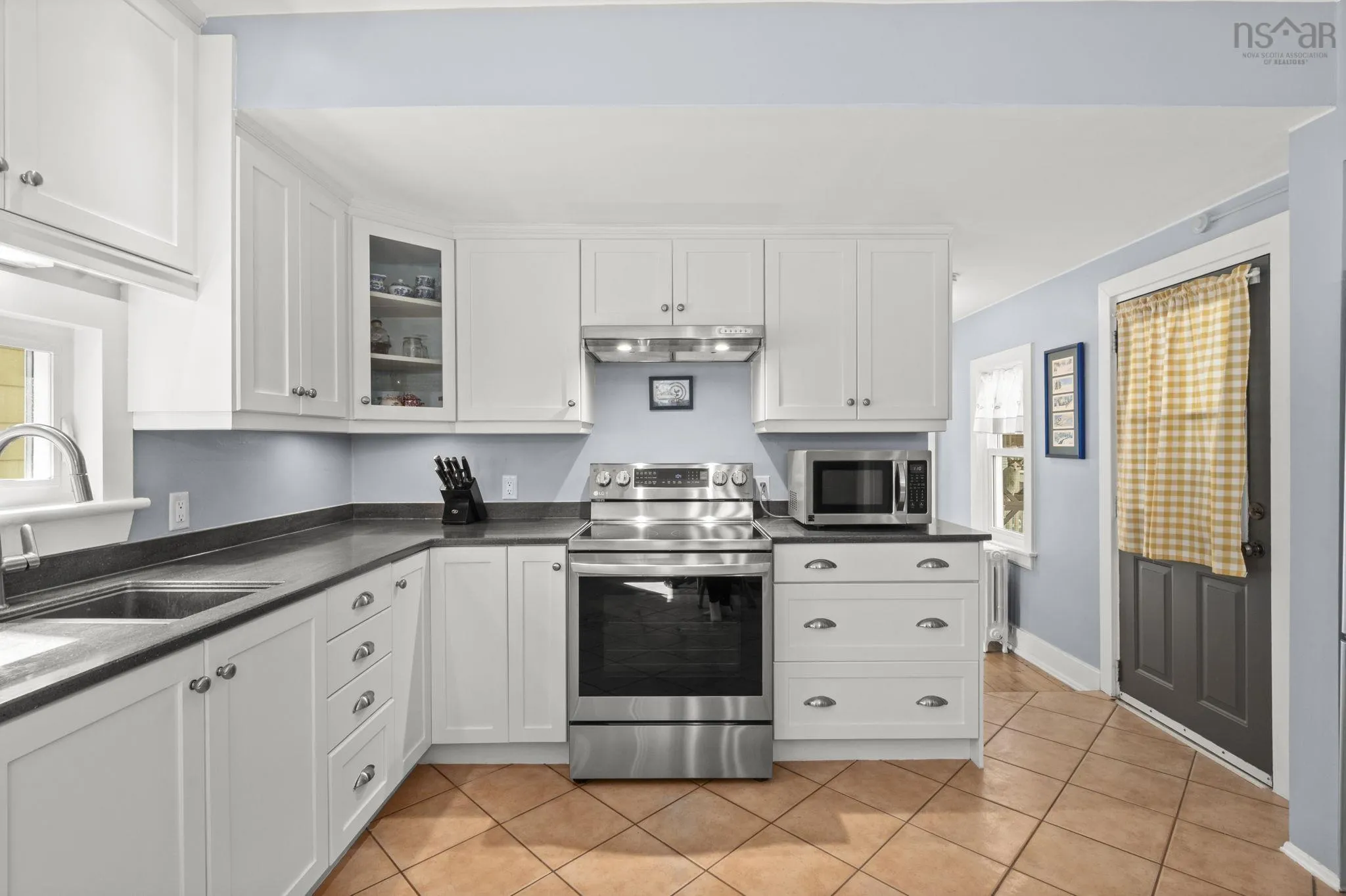 2512 Poplar Street, Halifax, NS B3L 2Y8, 3 Bedrooms Bedrooms, ,2 BathroomsBathrooms,Residential,For Sale,Poplar,202524279