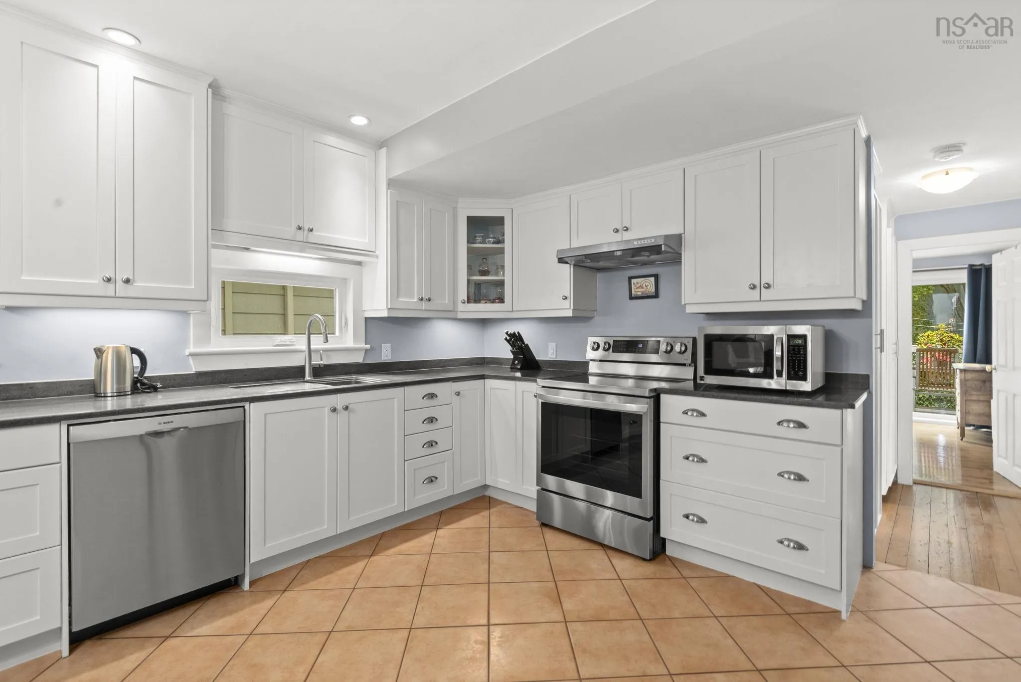 2512 Poplar Street, Halifax, NS B3L 2Y8, 3 Bedrooms Bedrooms, ,2 BathroomsBathrooms,Residential,For Sale,Poplar,202524279