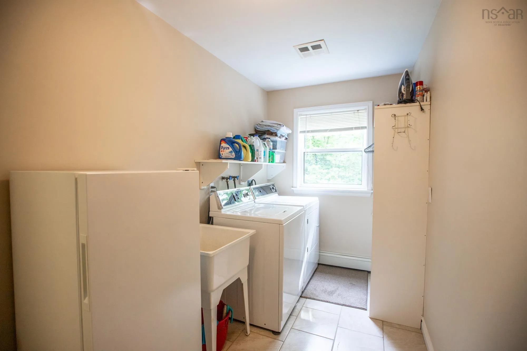 48 Laura Lee Lane, Lower Sackville, NS B4C 4E3, 4 Bedrooms Bedrooms, ,3 BathroomsBathrooms,Residential,For Sale,Laura Lee,202516717