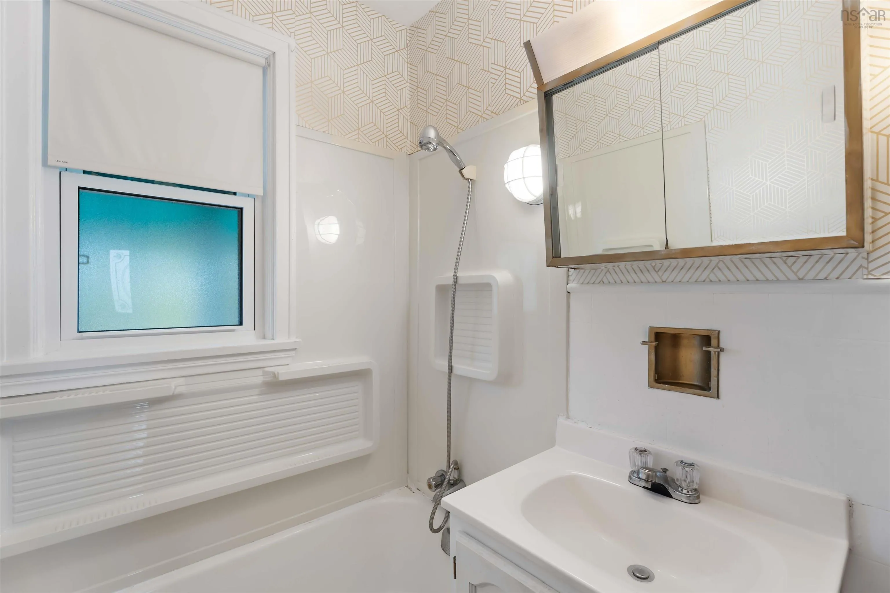 9643 Commercial Street, New Minas, NS B4N 3G6, 2 Bedrooms Bedrooms, ,1 BathroomBathrooms,Residential,For Sale,Commercial,202521890