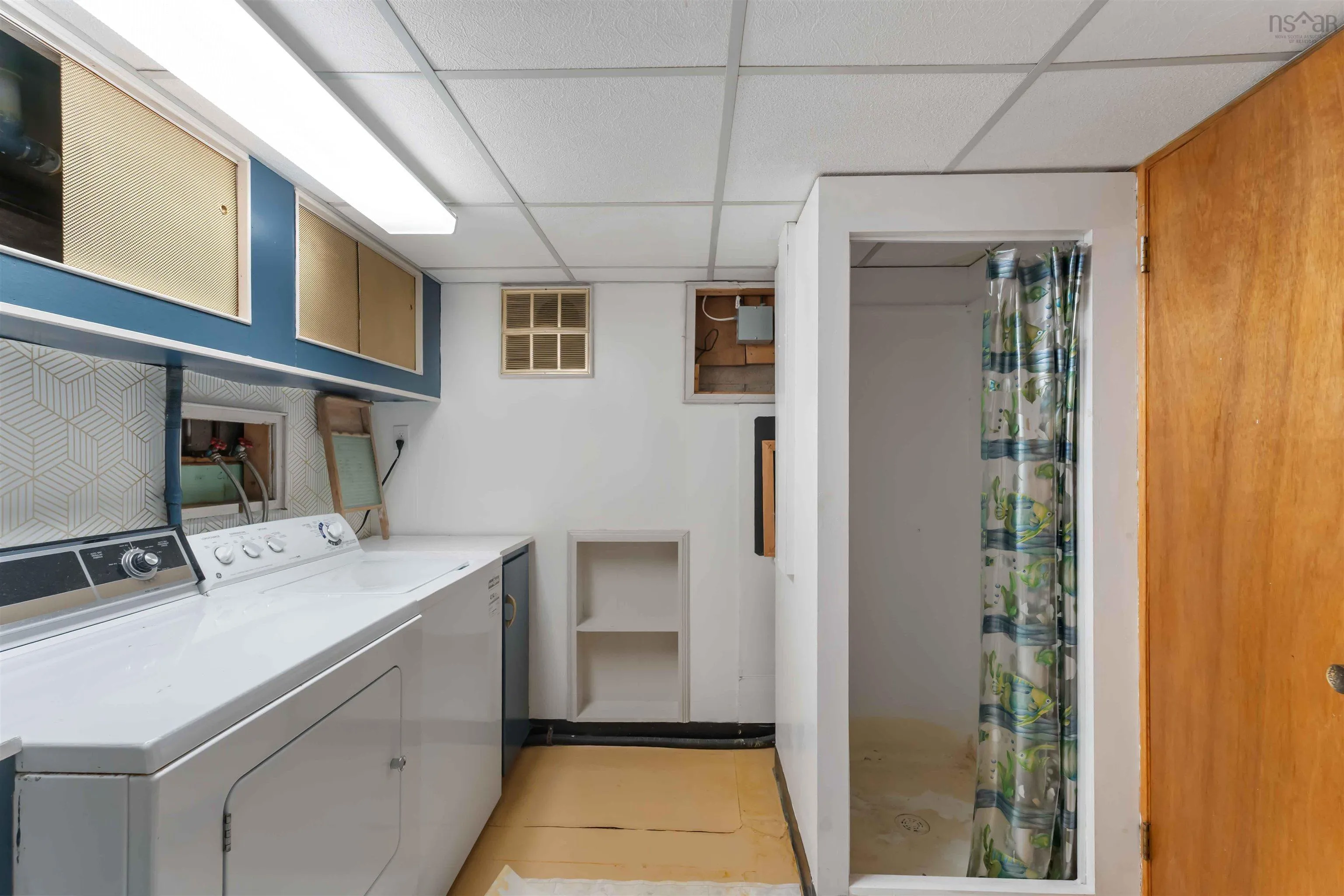 9643 Commercial Street, New Minas, NS B4N 3G6, 2 Bedrooms Bedrooms, ,1 BathroomBathrooms,Residential,For Sale,Commercial,202521890
