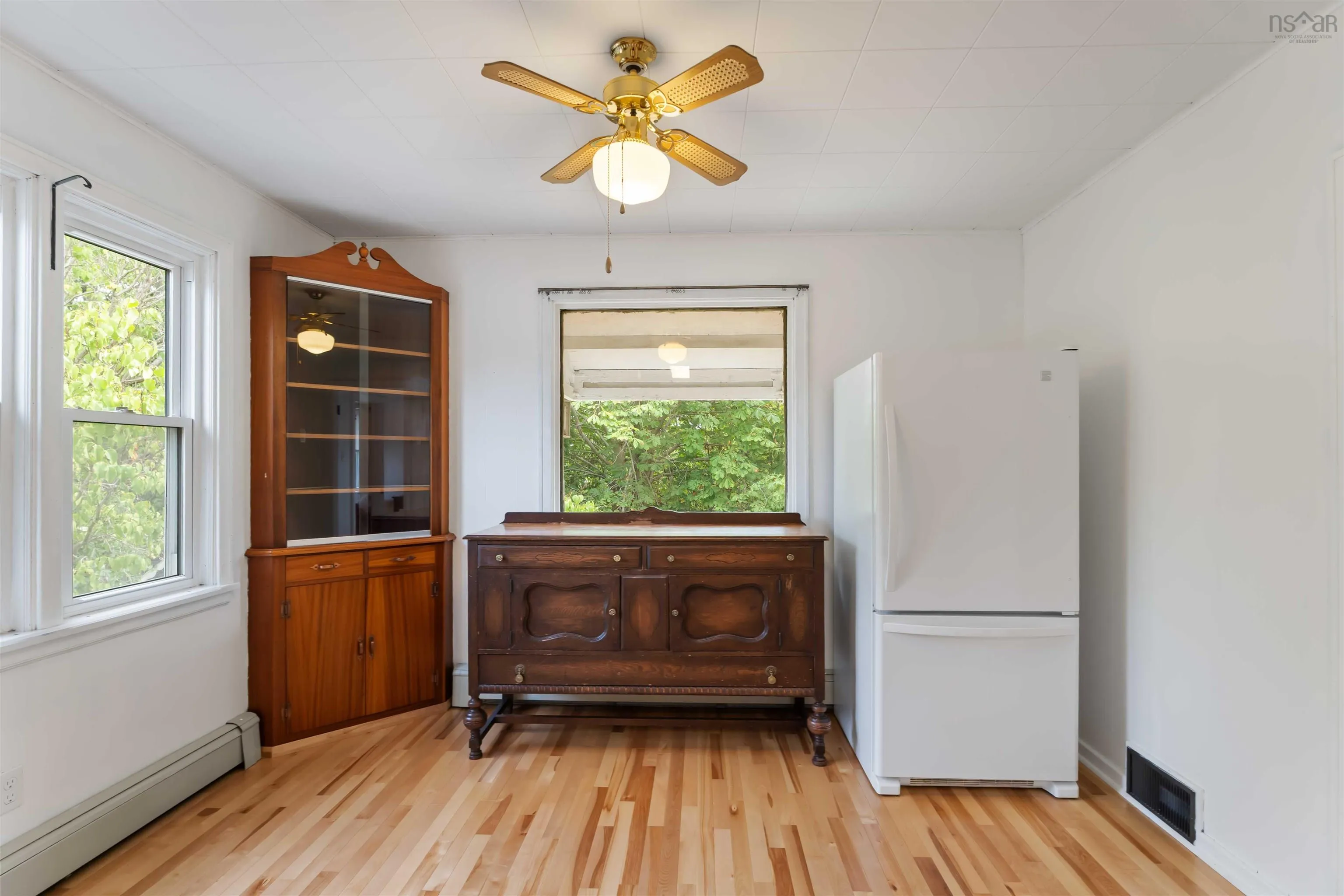 9643 Commercial Street, New Minas, NS B4N 3G6, 2 Bedrooms Bedrooms, ,1 BathroomBathrooms,Residential,For Sale,Commercial,202521890