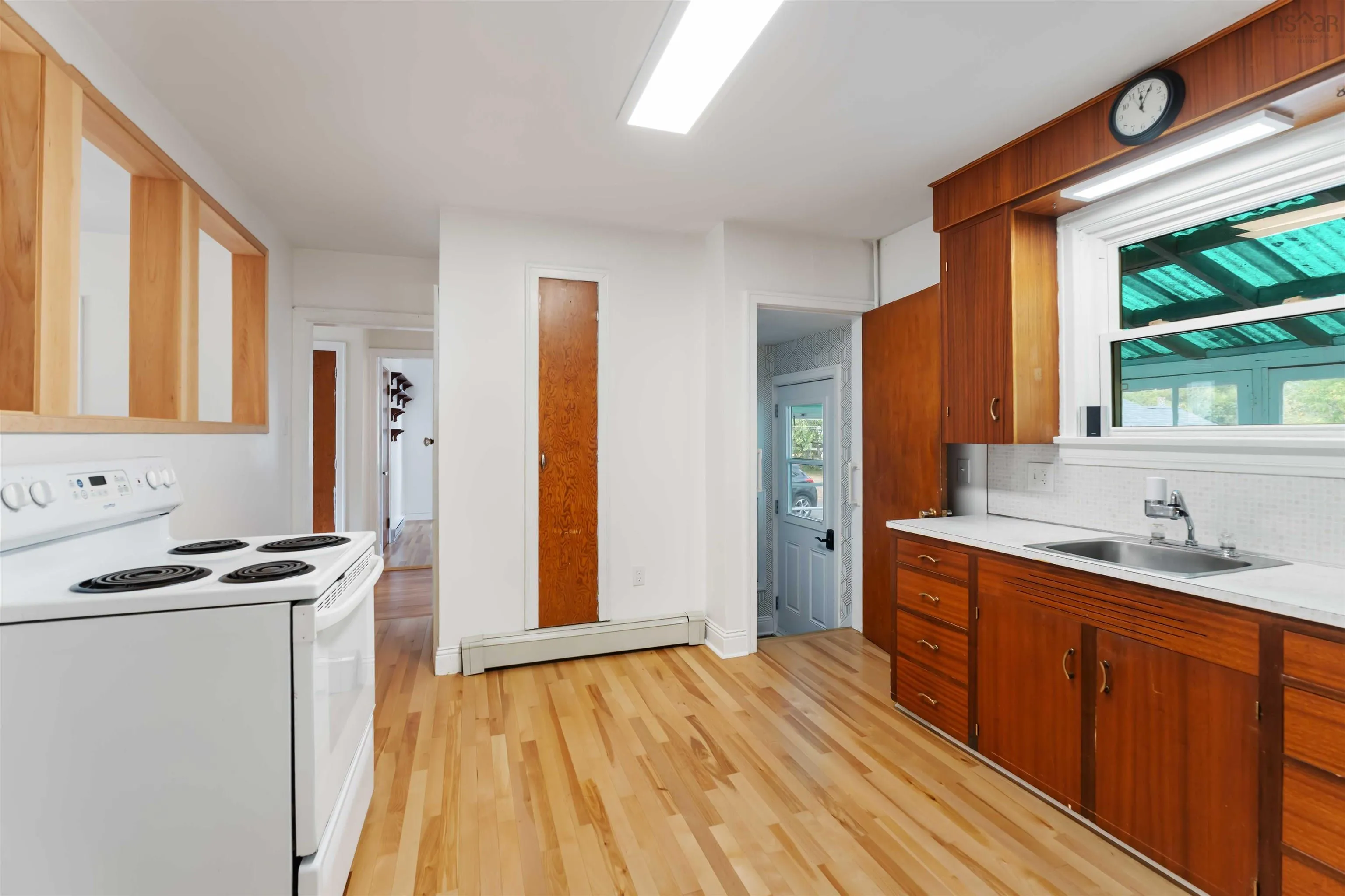9643 Commercial Street, New Minas, NS B4N 3G6, 2 Bedrooms Bedrooms, ,1 BathroomBathrooms,Residential,For Sale,Commercial,202521890