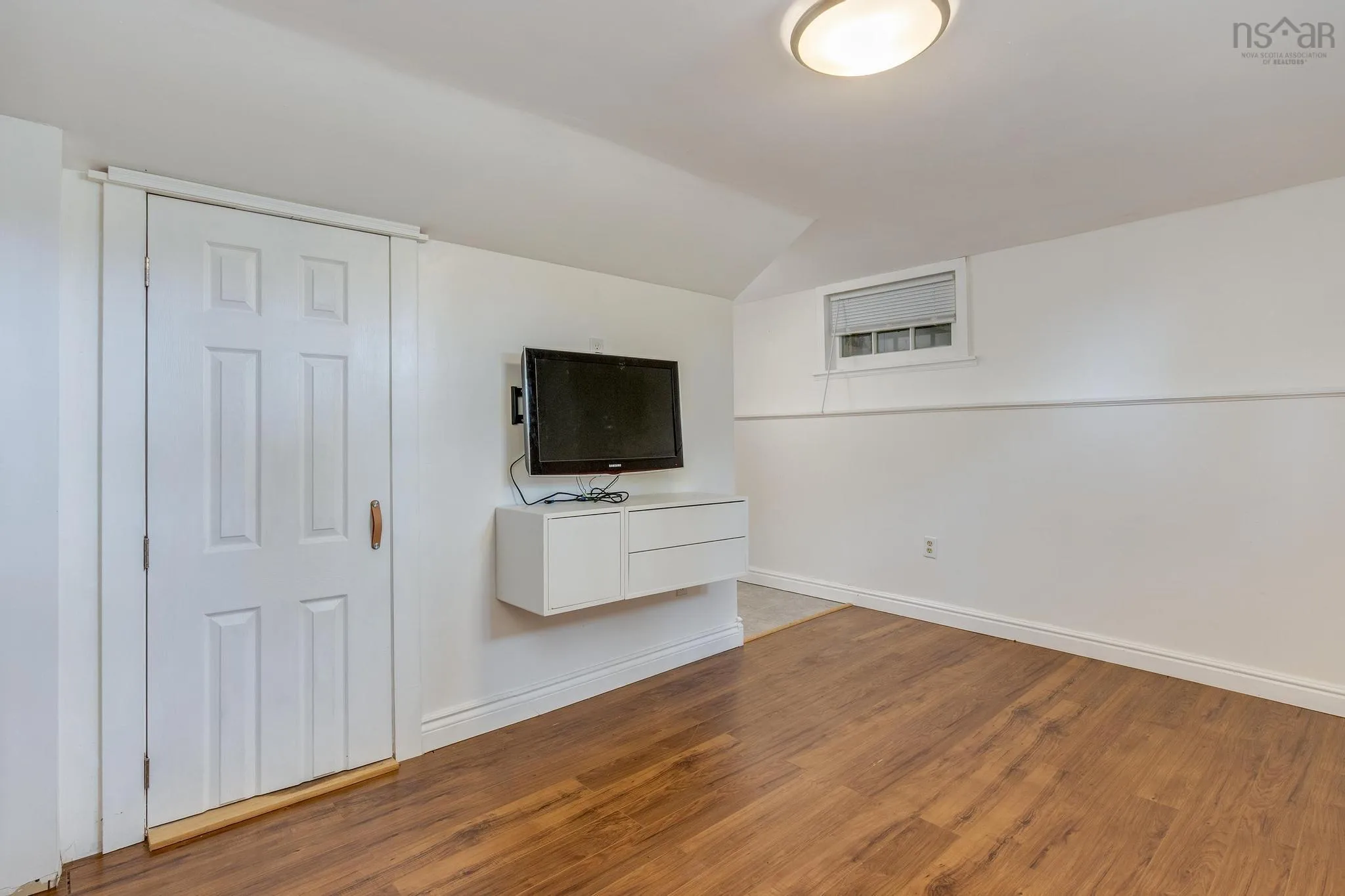10 Howe Avenue, Fall River, NS B2T 1H7, 3 Bedrooms Bedrooms, ,2 BathroomsBathrooms,Residential,For Sale,Howe,202520382