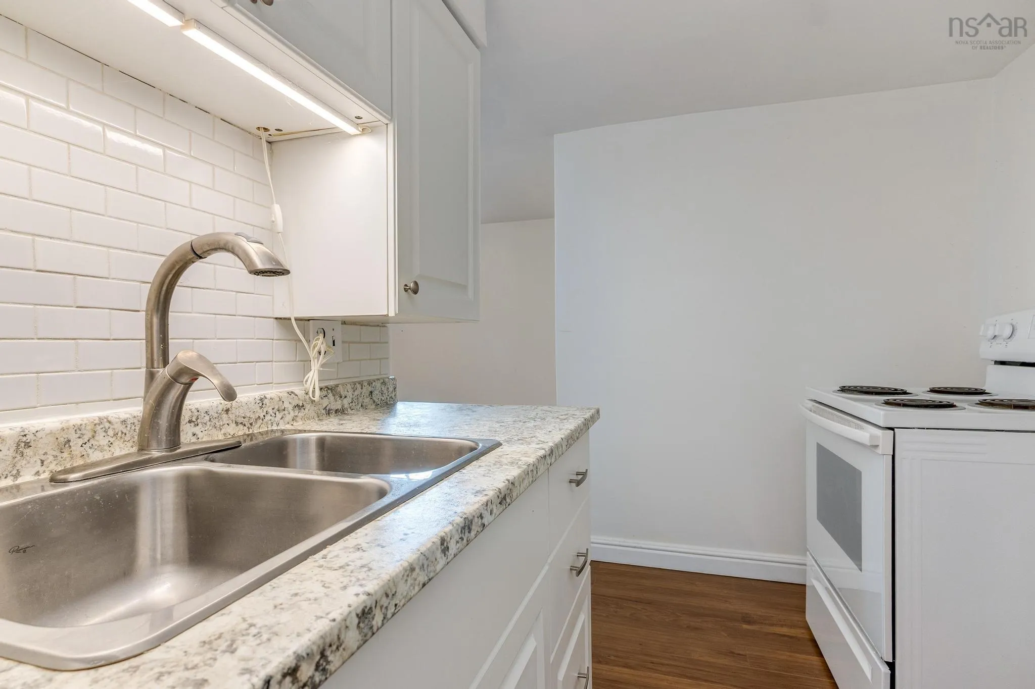 10 Howe Avenue, Fall River, NS B2T 1H7, 3 Bedrooms Bedrooms, ,2 BathroomsBathrooms,Residential,For Sale,Howe,202520382