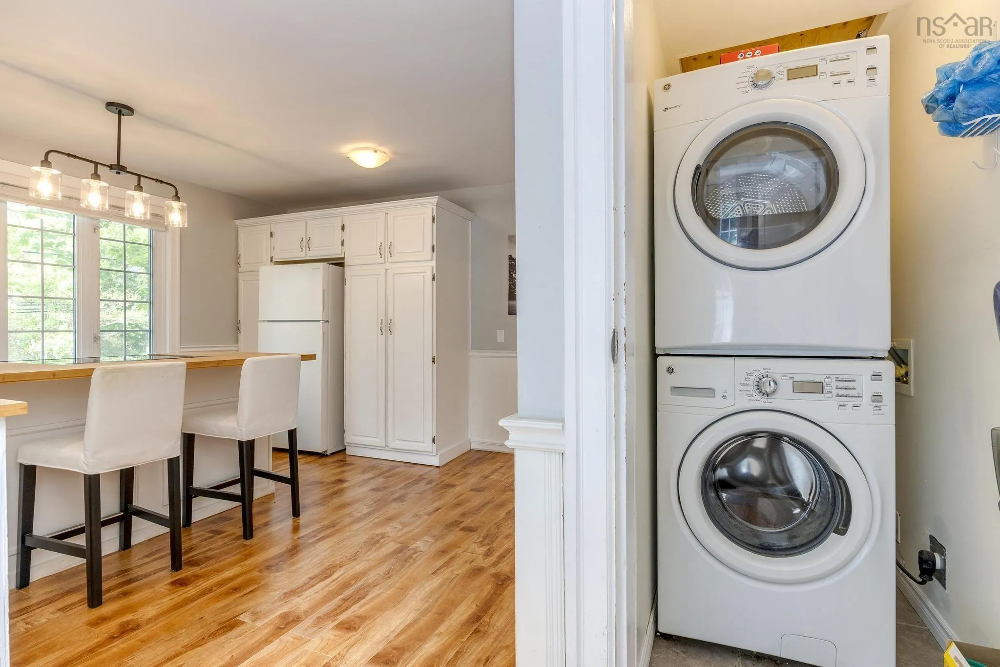 10 Howe Avenue, Fall River, NS B2T 1H7, 3 Bedrooms Bedrooms, ,2 BathroomsBathrooms,Residential,For Sale,Howe,202520382