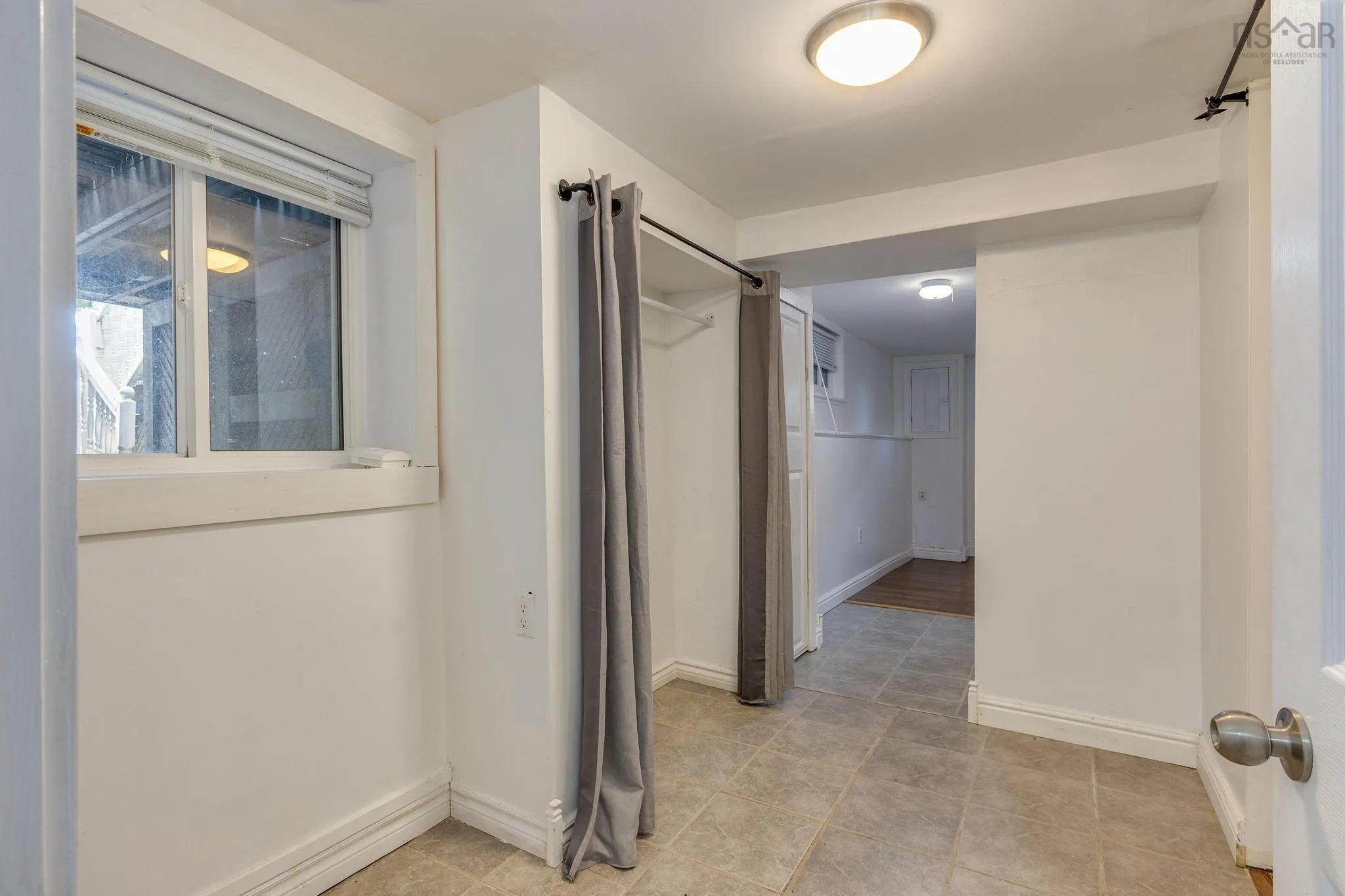 10 Howe Avenue, Fall River, NS B2T 1H7, 3 Bedrooms Bedrooms, ,2 BathroomsBathrooms,Residential,For Sale,Howe,202520382