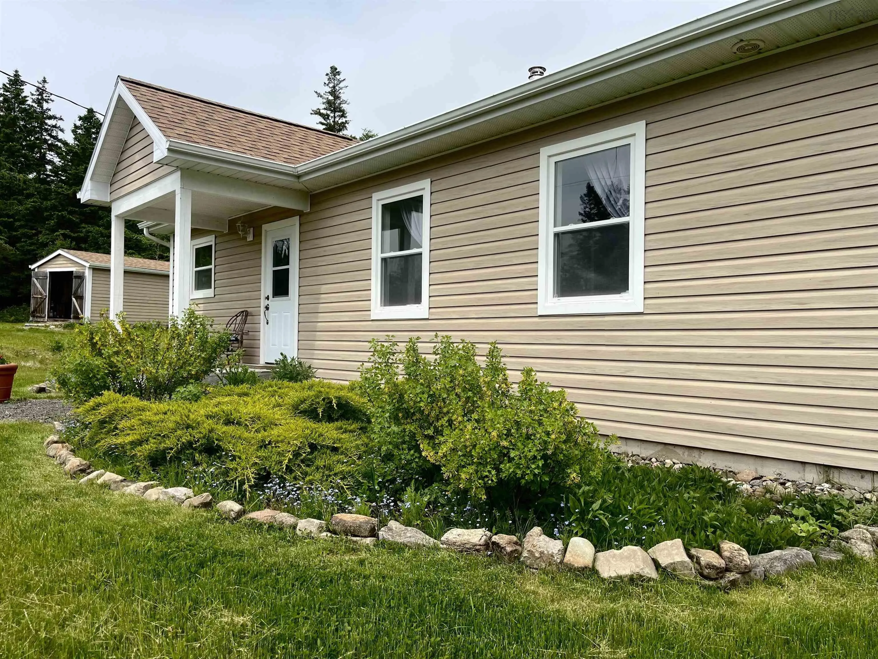 1045 North Side Loch Lomond Road, Loch Lomond, NS B2E 1C4, 2 Bedrooms Bedrooms, ,2 BathroomsBathrooms,Residential,For Sale,North Side Loch Lomond,202514274