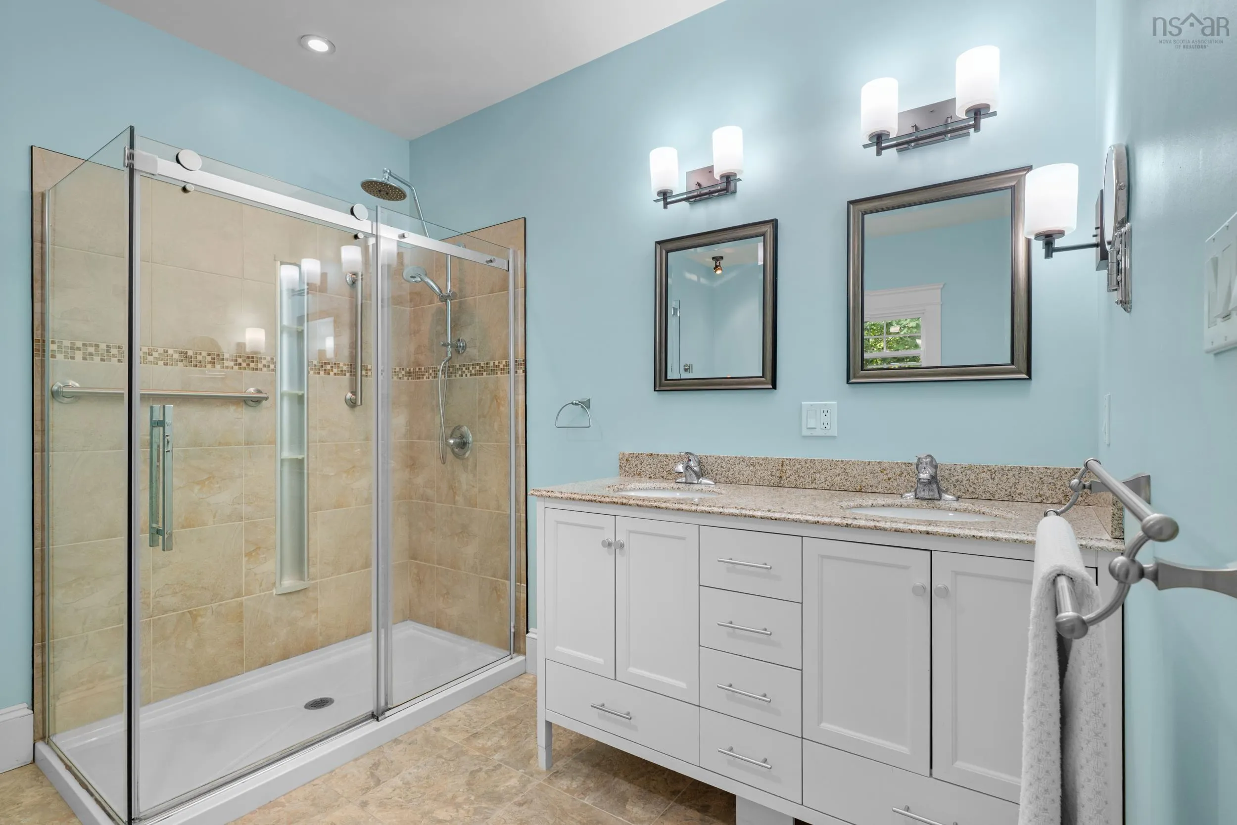122 Hawthorn Road, Mahone Bay, NS B0J 2E0, 3 Bedrooms Bedrooms, ,3 BathroomsBathrooms,Residential,For Sale,Hawthorn,202523205